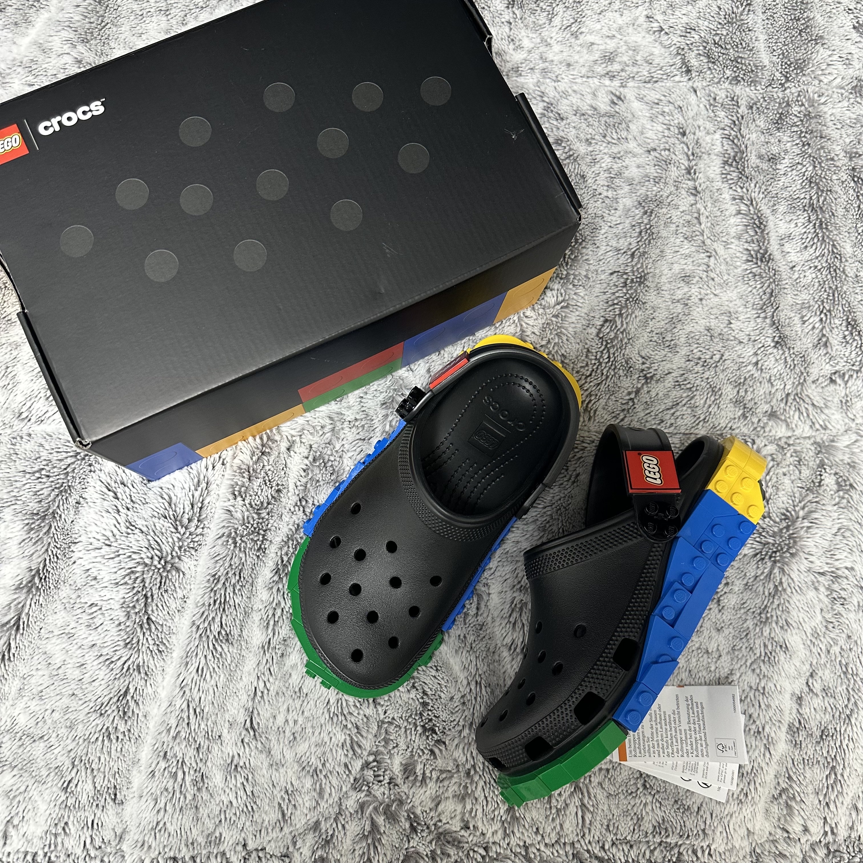 Crocs x Lego Creativity Clog Black 착용 스타일
