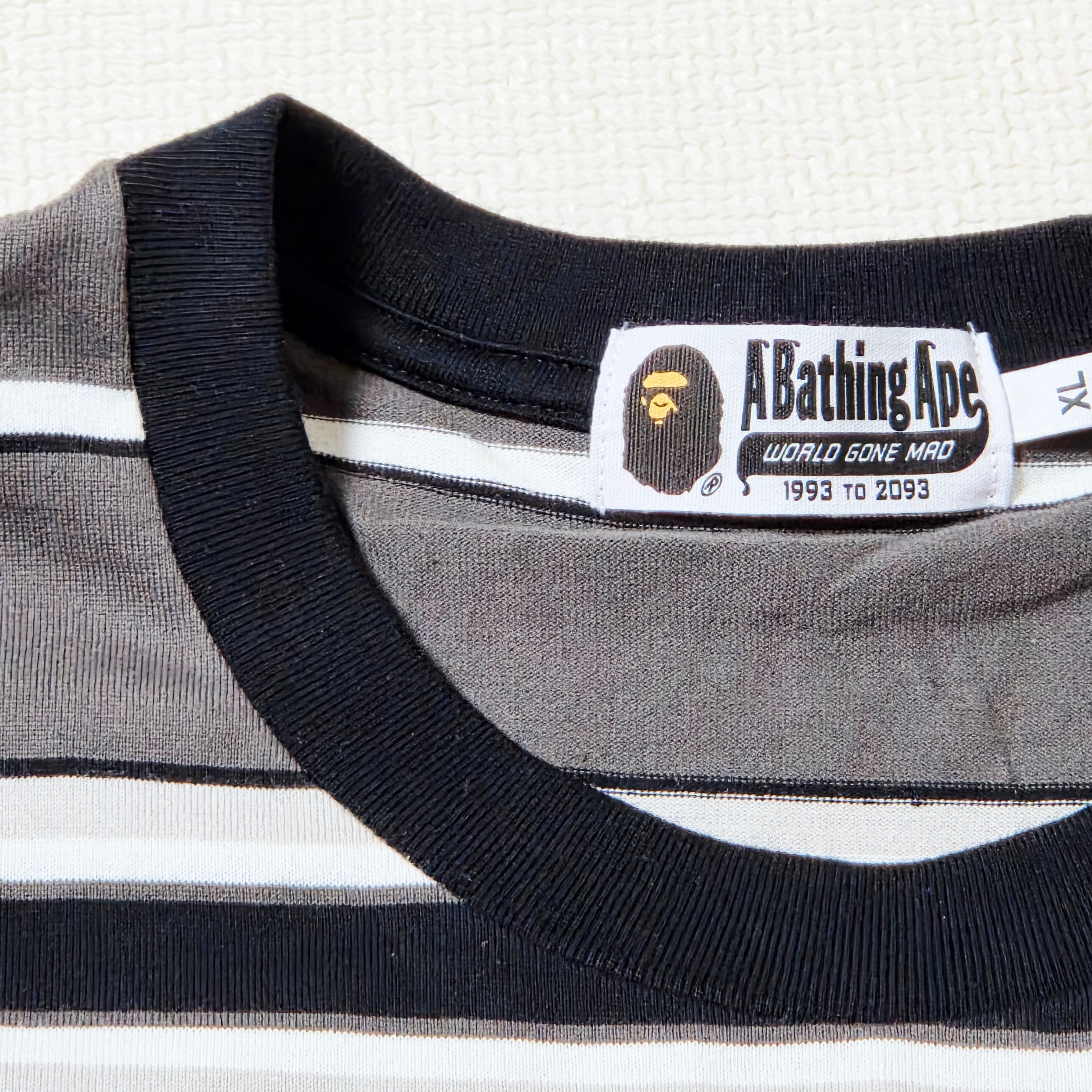 BAPE Ape Head One Point Pocket Stripe T-Shirts Black 착용 스타일 - 3