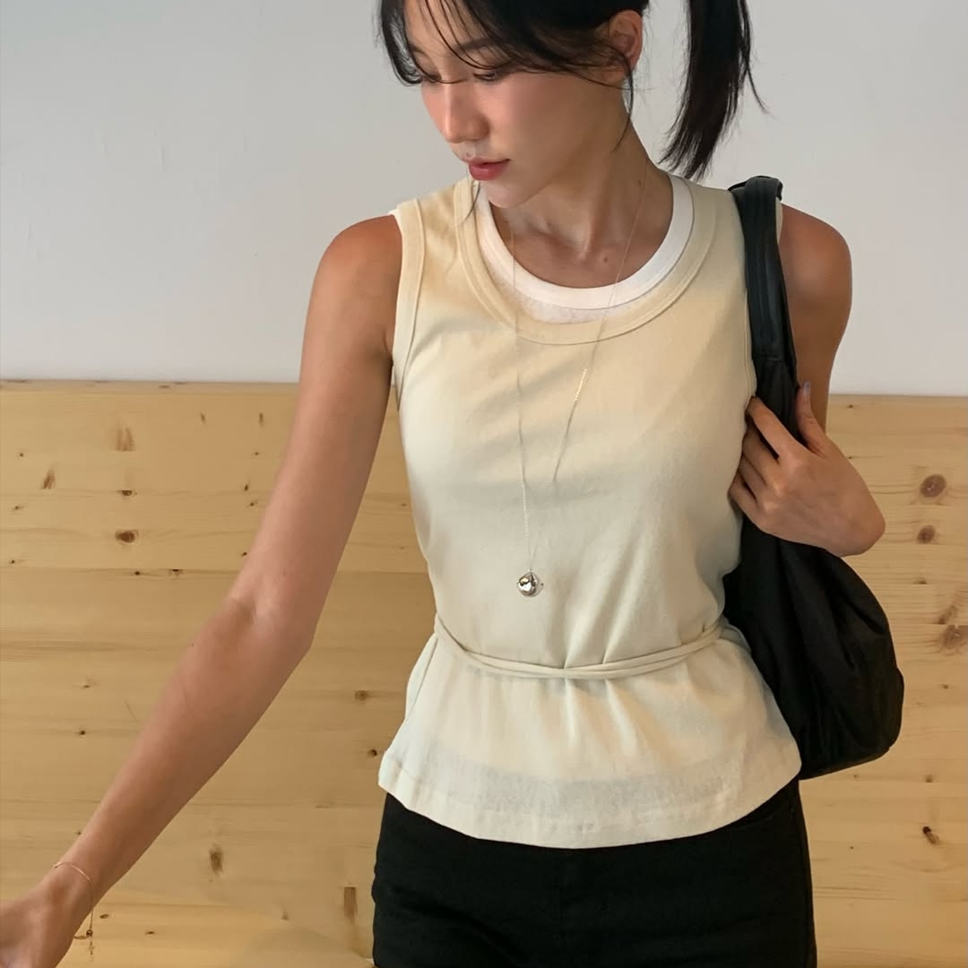 ARCMOOR Mute Layer Sleeveless Yellow 착용 스타일 - 1