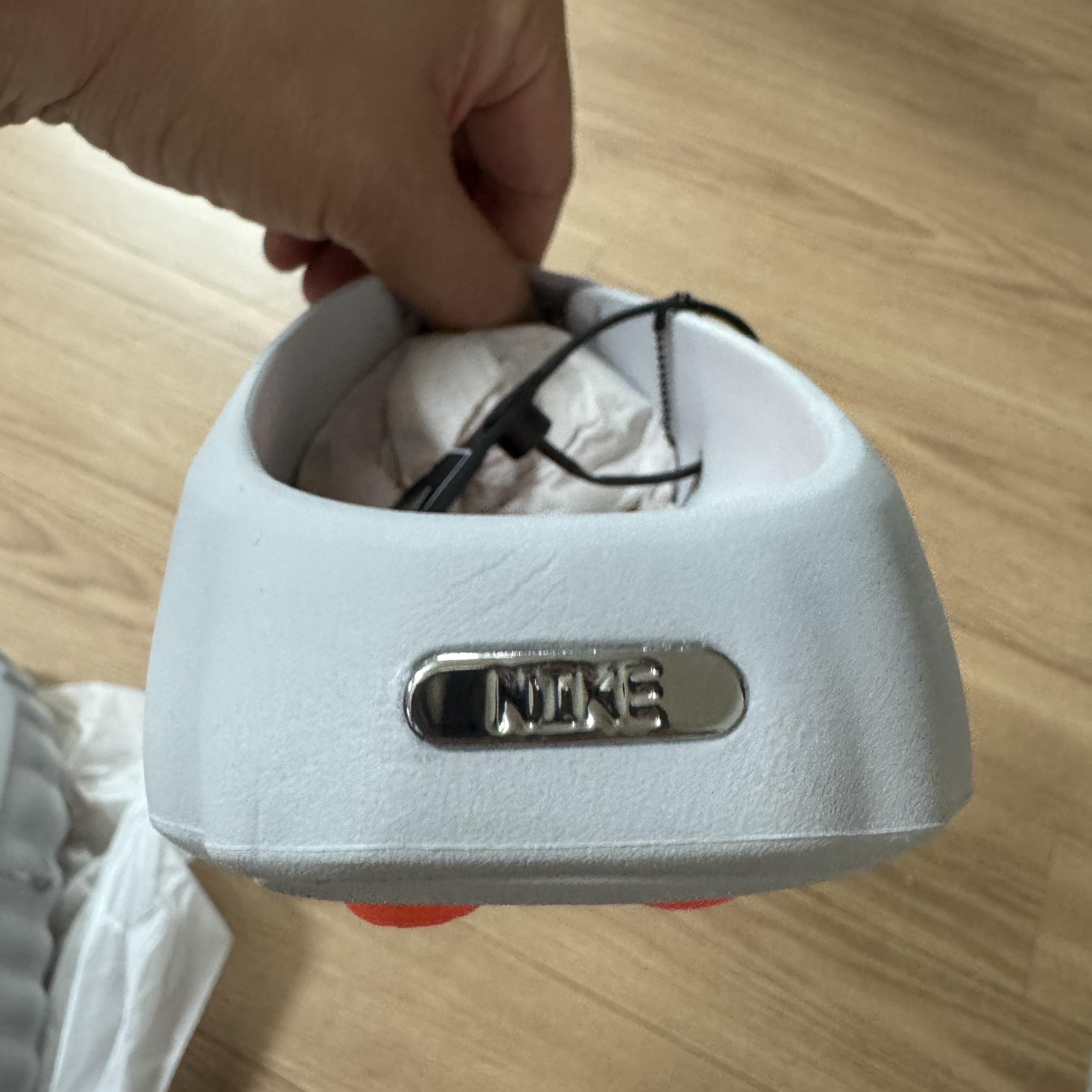 (W) Nike Mind 001 Sail Hyper Crimson, Nike Mind 001 Light Smoke Grey Chrome 착용 스타일 - 5