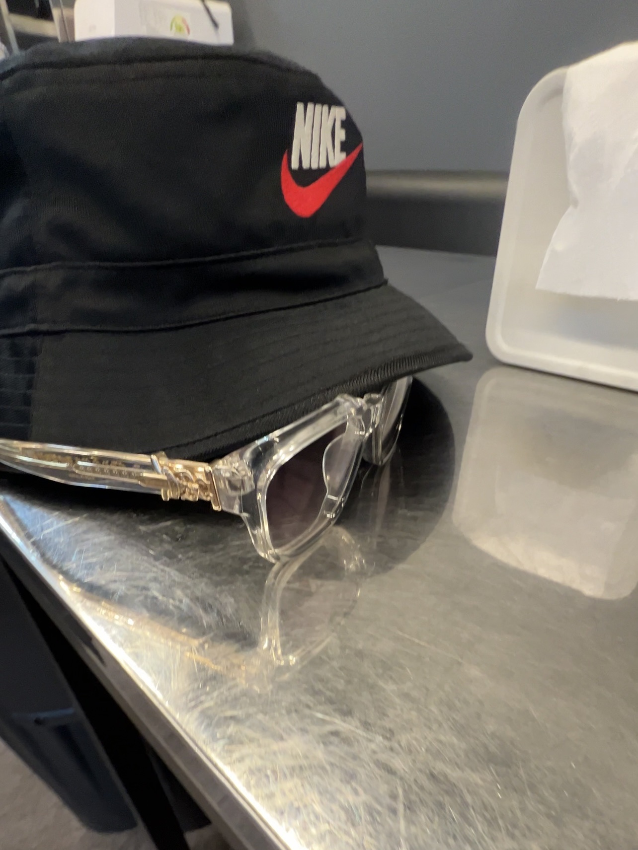 Supreme x Nike Dazzle Crusher Black - 24SS, Chrome Hearts Vagillionaire II Crystal 착용 스타일