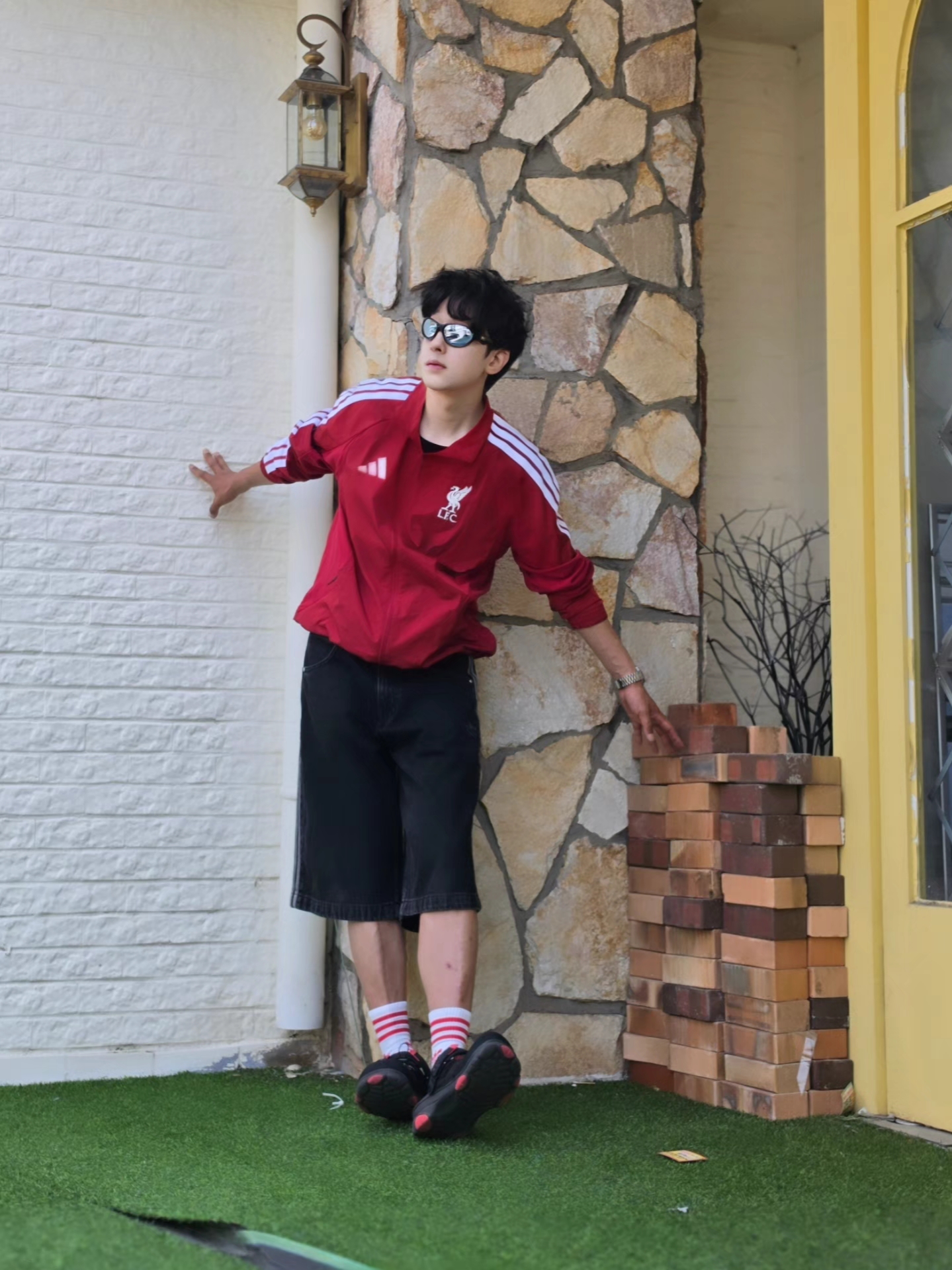 Crocs x Staple Classic All Terrain Clog Black, Samsung Galaxy Watch8 Classic 46mm Bluetooth White (Korean Ver.) 착용 스타일 - 2
