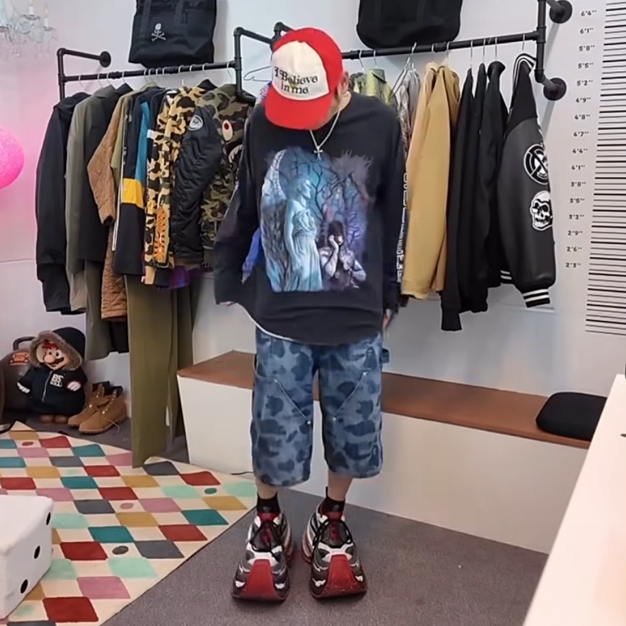 Peaceminusone x Verdy 5 Panel Ball Cap Red 착용 스타일 - 3