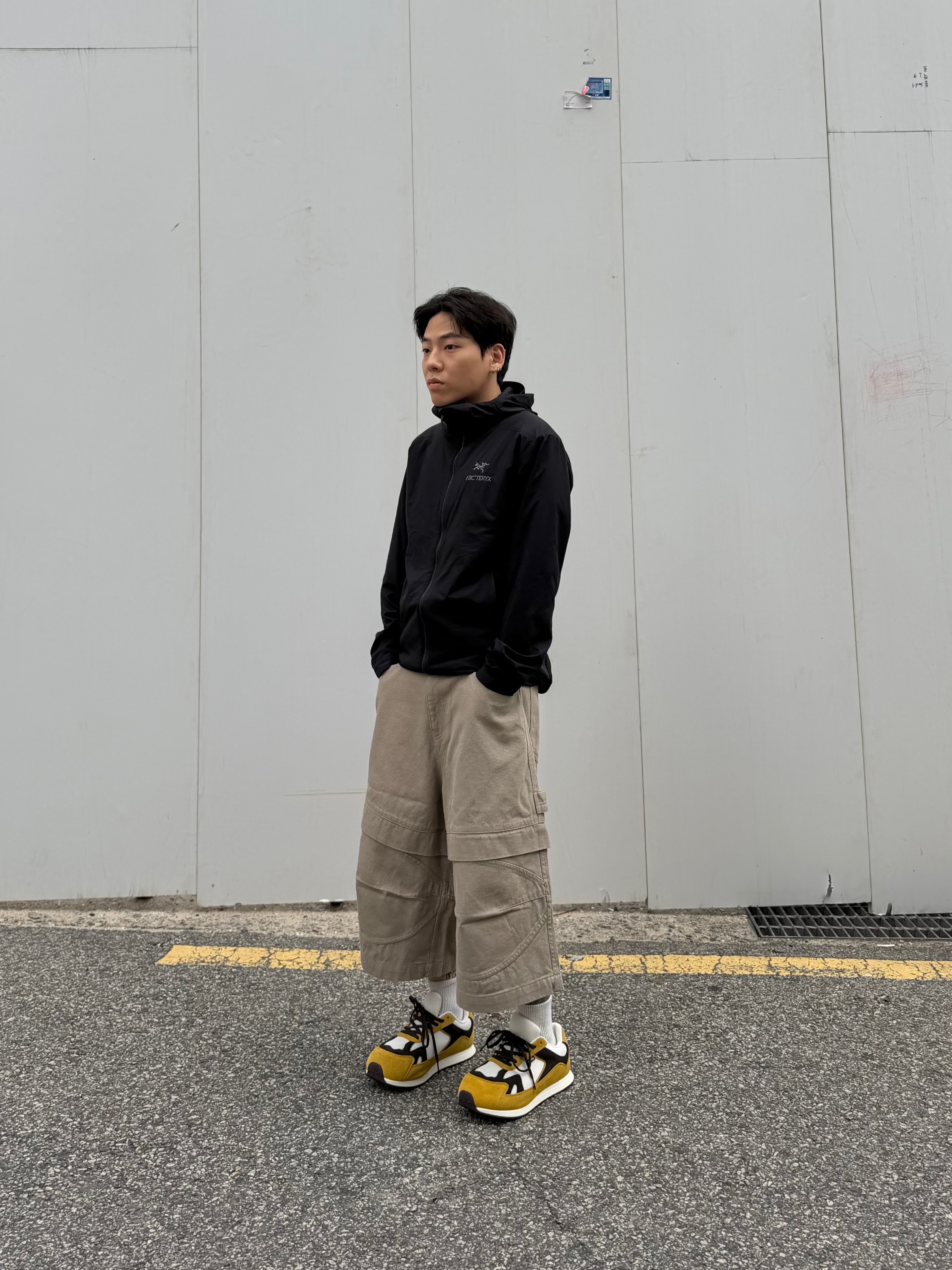 Arc'teryx Atom SL Hoody Black 착용 스타일 - 1