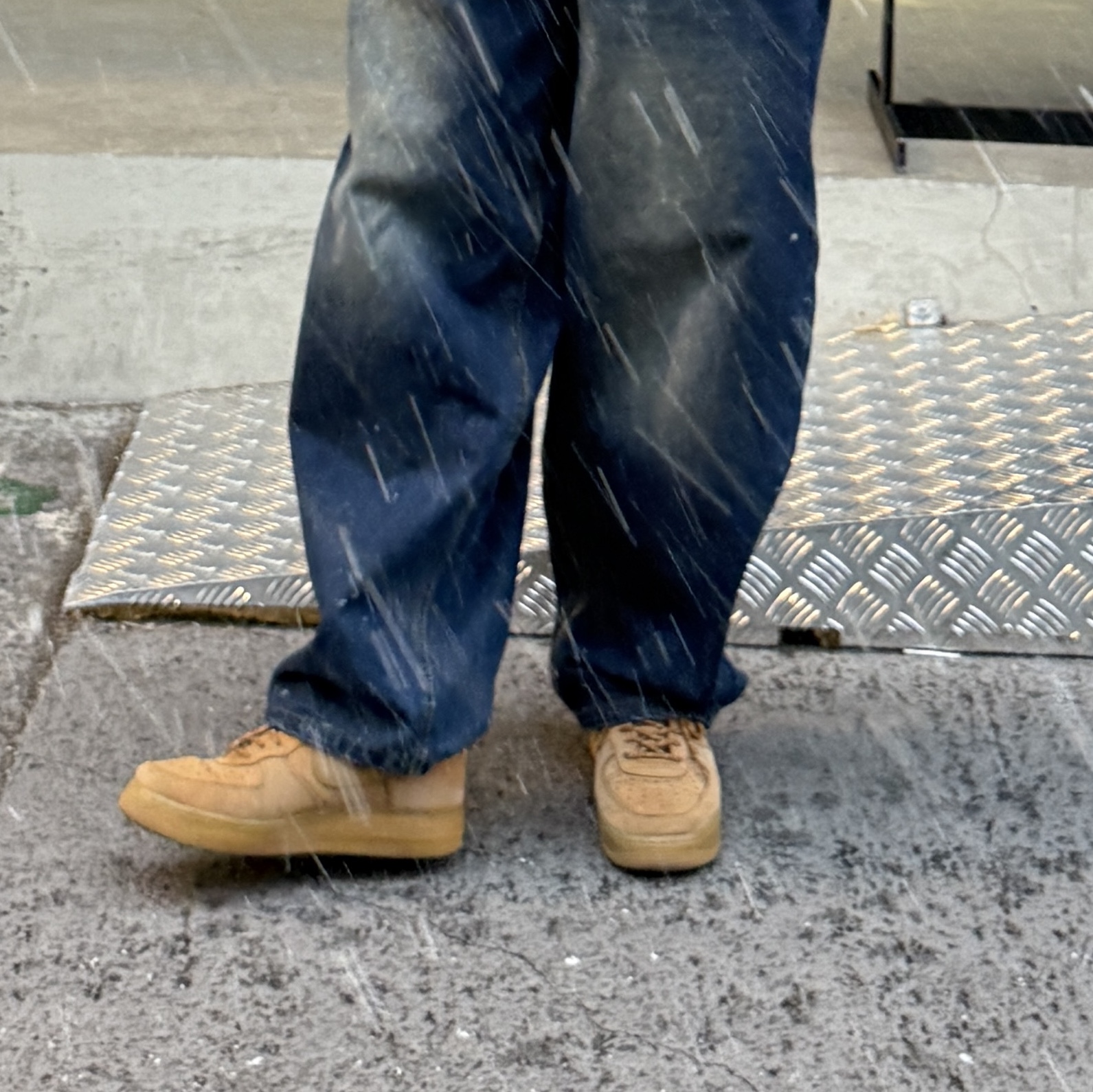 Nike Air Force 1 '07 WB Flax 착용 스타일