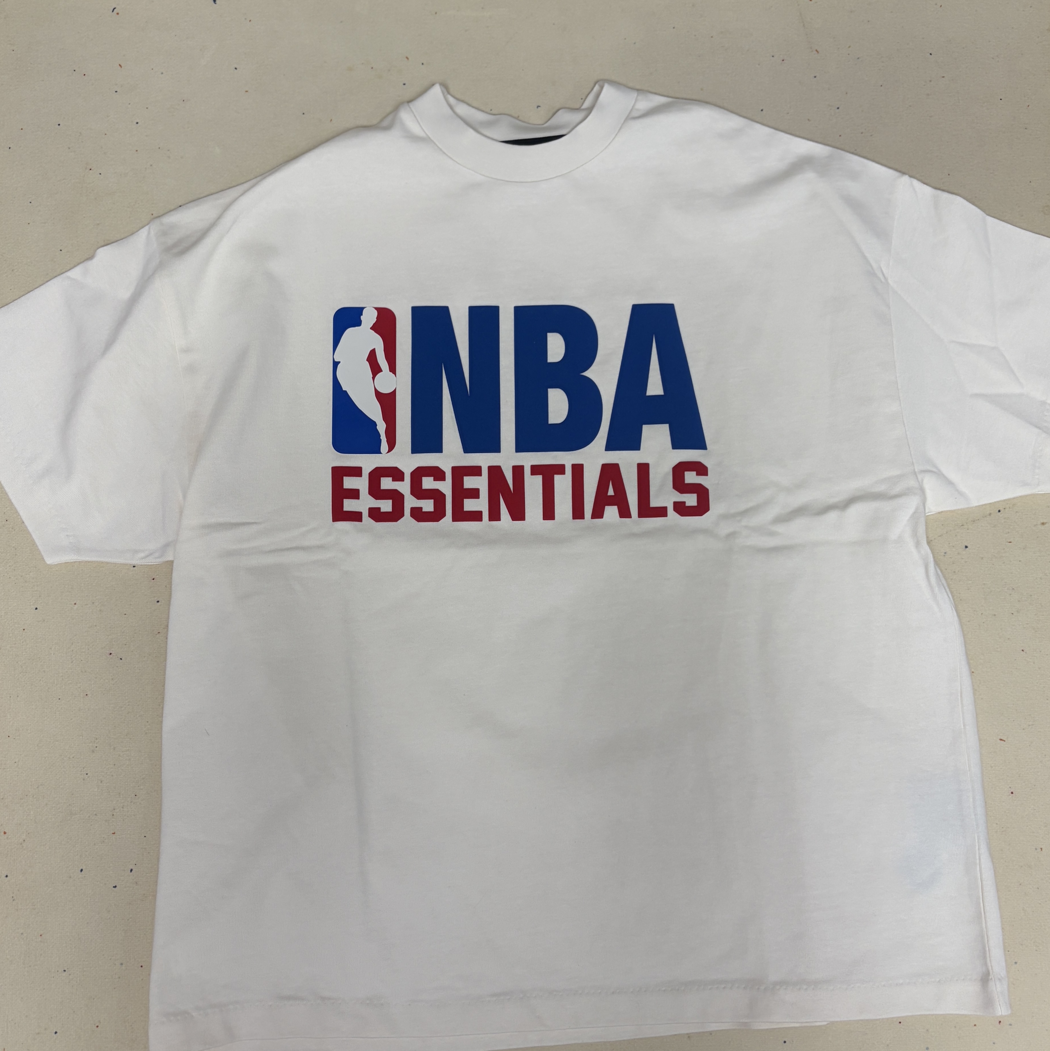 Essentials x NBA 90s T-Shirt Cream White - 25FW 착용 스타일