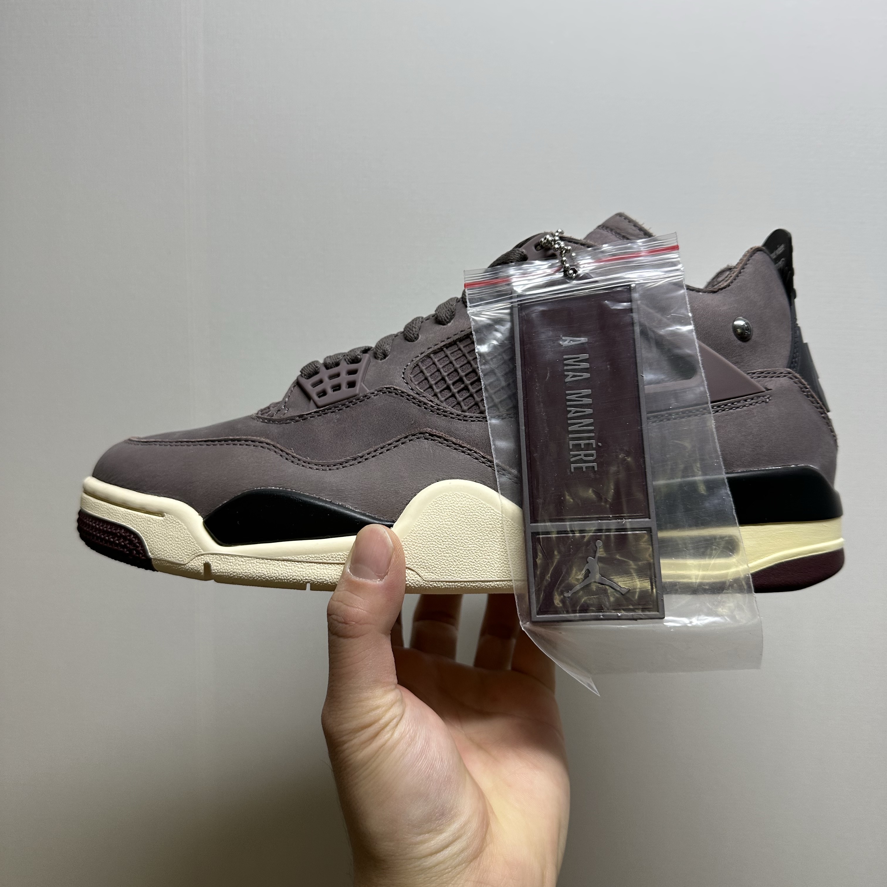 Jordan 4 x A Ma Maniere Retro Violet Ore 착용 스타일