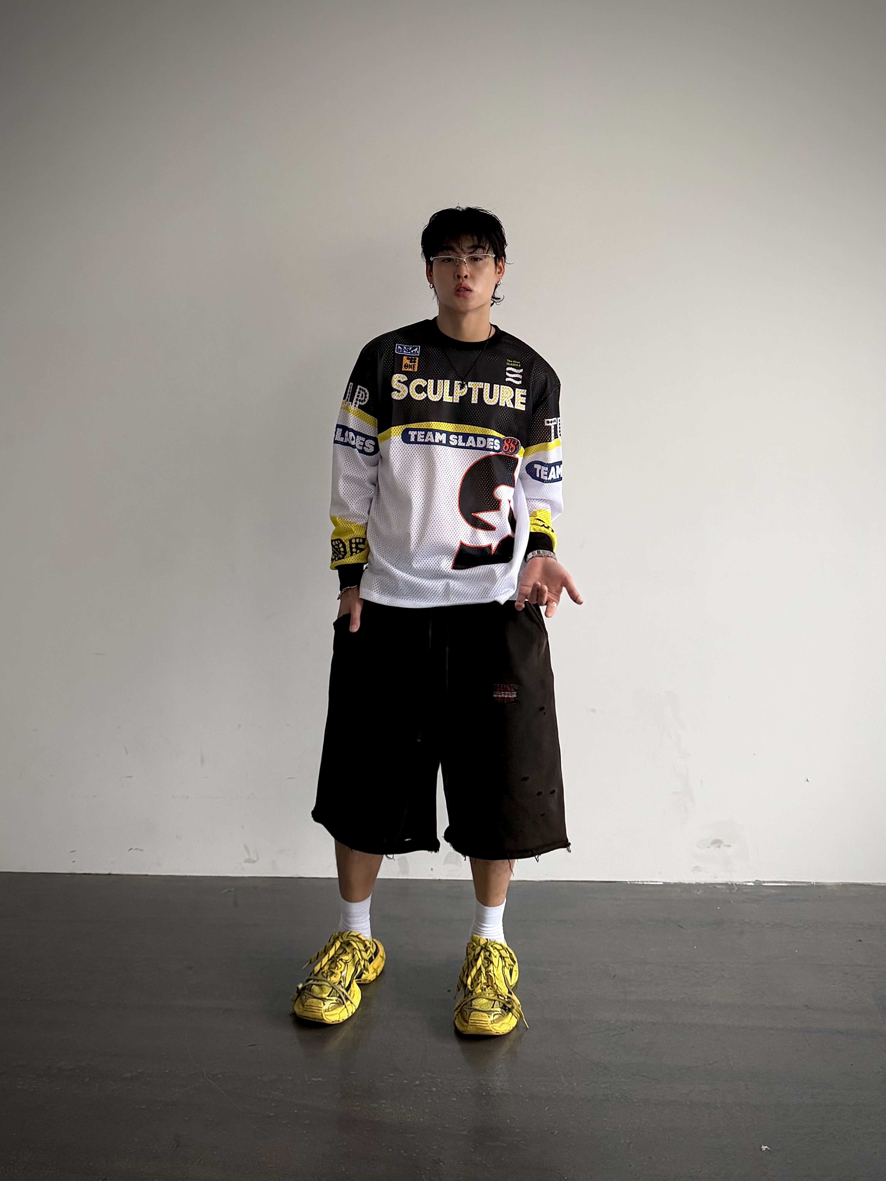 Balenciaga 3XL Ski Sneakers Yellow, Balenciaga 3XL Sneakers Yellow Black 착용 스타일 - 1