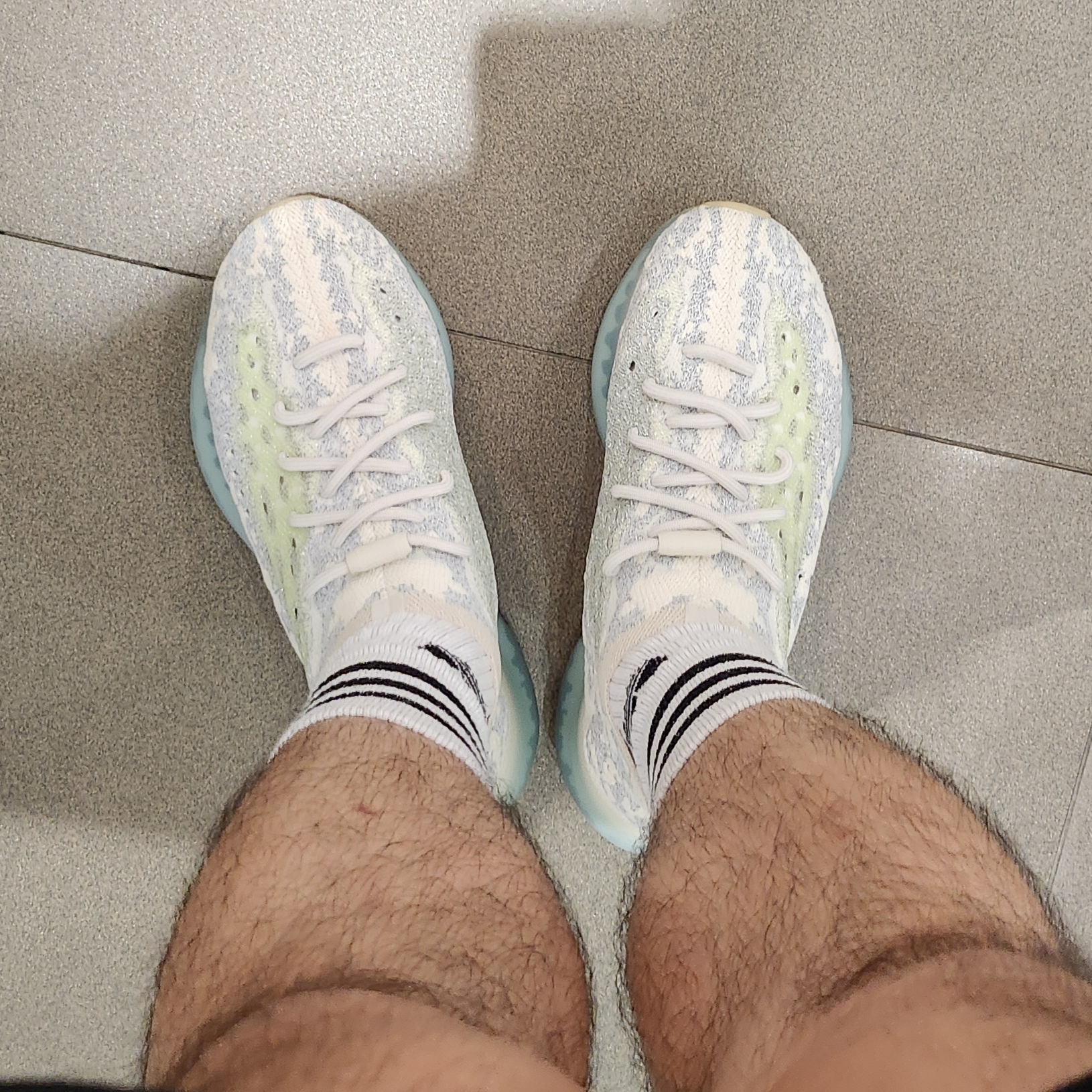 Adidas Yeezy Boost 380 Alien Blue - Reflective, Nike x Drake Nocta Cardinal Fleece Shorts Black White - Asia 착용 스타일 - 5