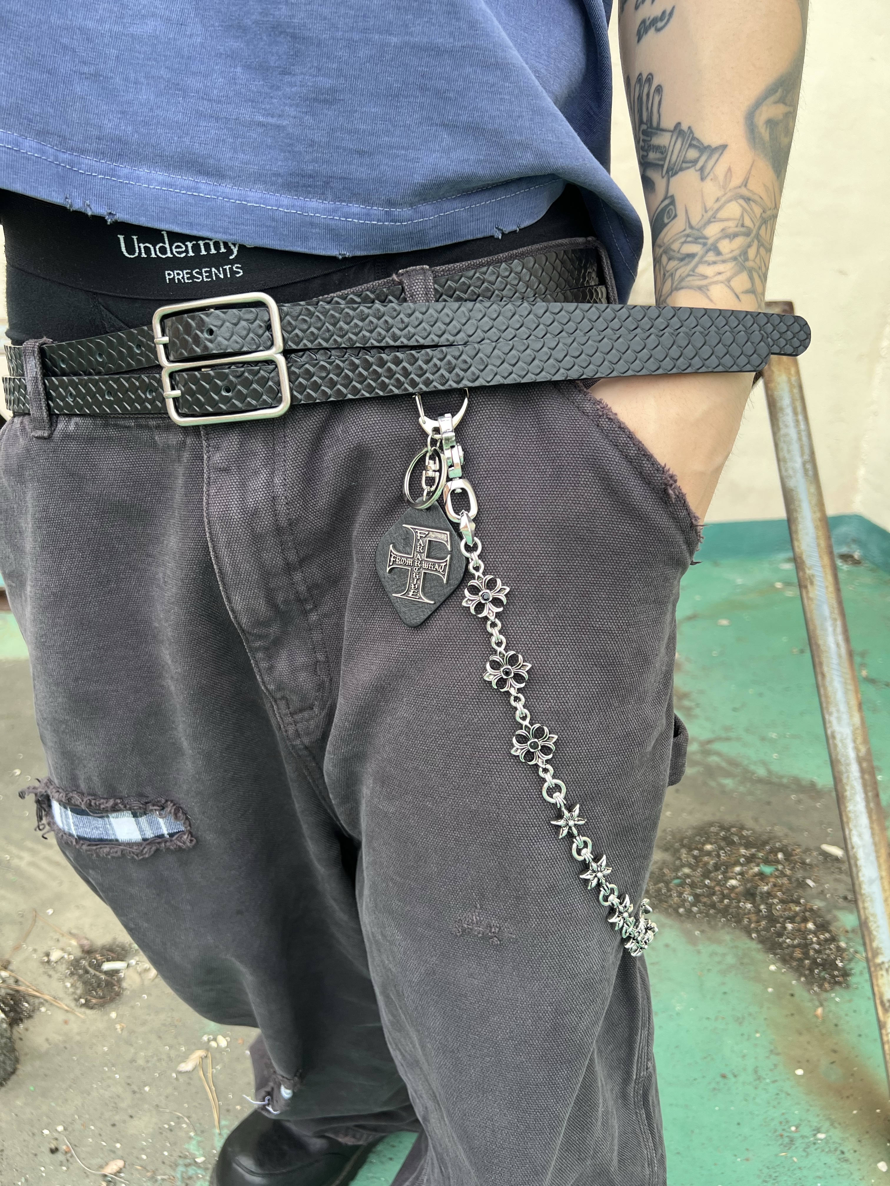Epr. Layer Double Strap Belt, Mu.Go Gashapon Basic Logo Drawers Black & Random 착용 스타일 - 3