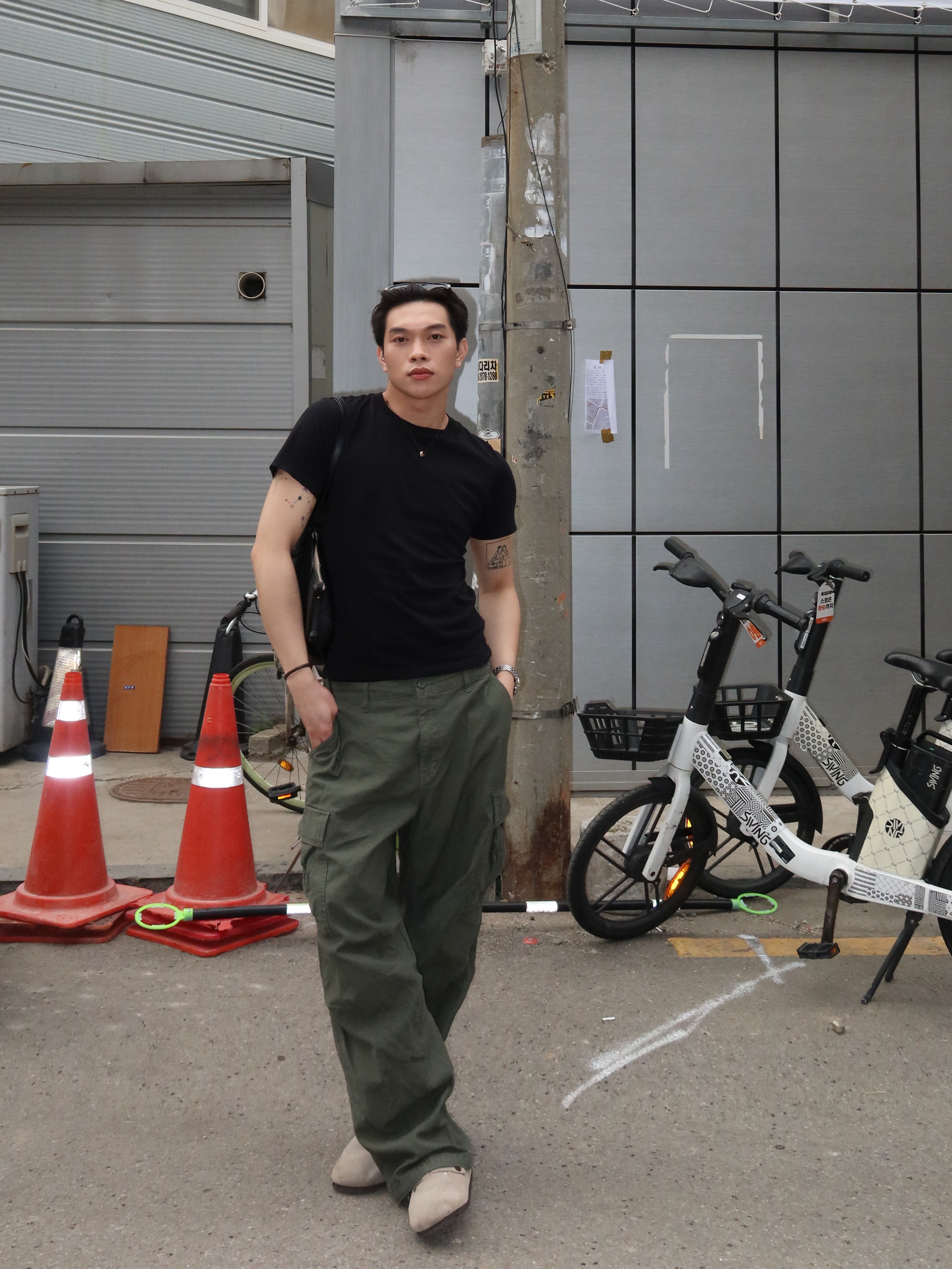 Chrome Hearts Boxer Brief Black, Birkenstock Boston Soft Footbed Taupe - Regular 착용 스타일 - 4