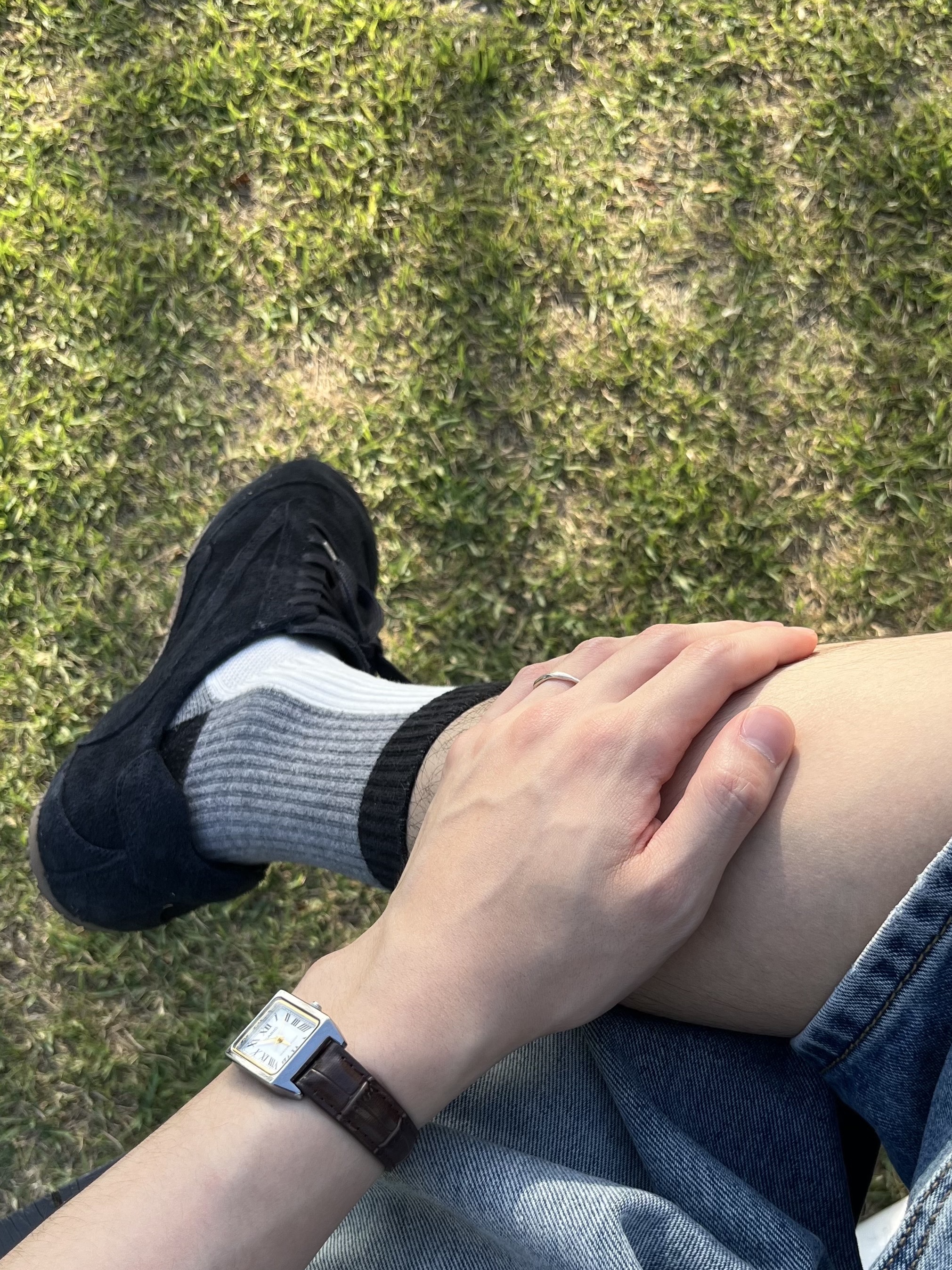 Casio LTP-V007L-7B2, COS Minimal Suede Trainers Steel Blue 착용 스타일