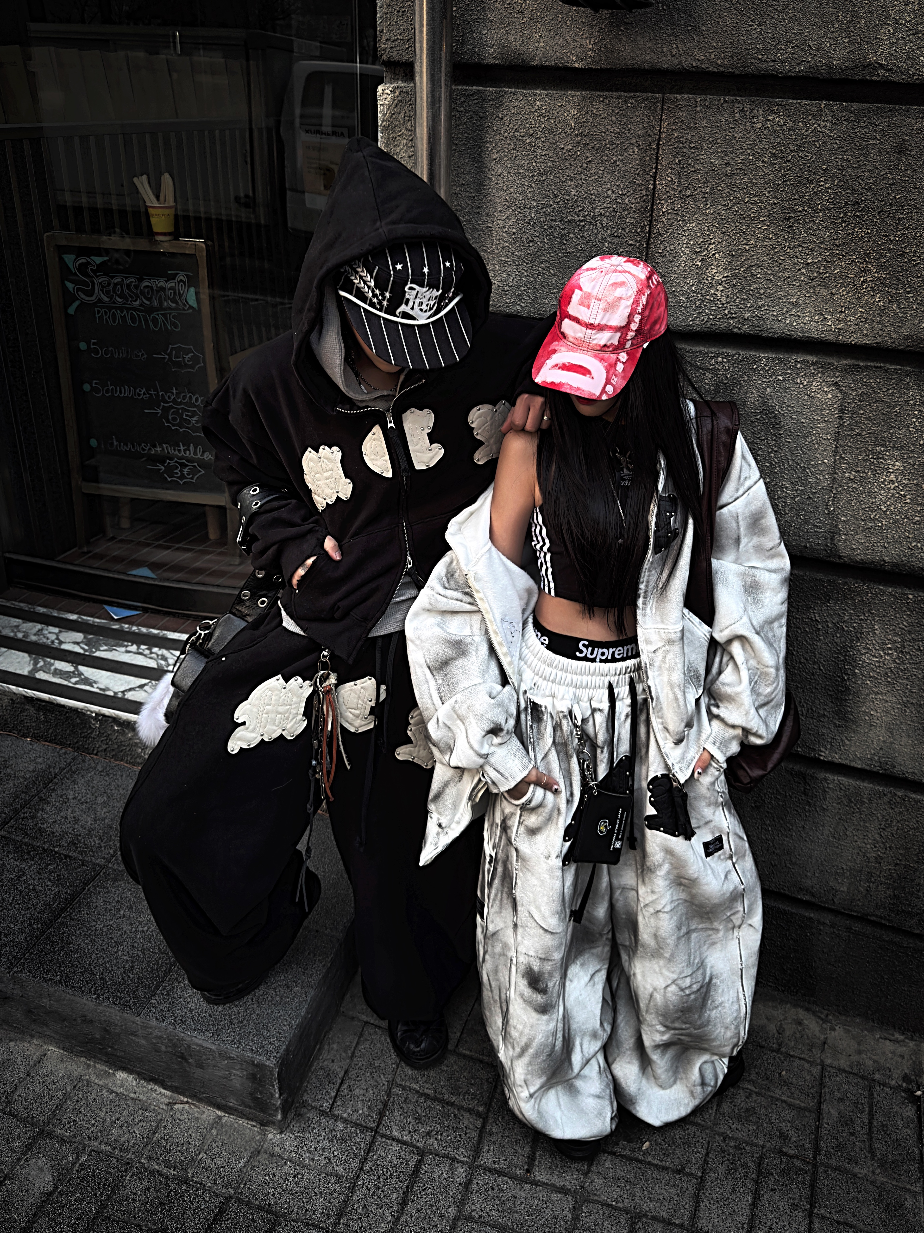 Diesel C-Ewan-Ny Nylon Baseball Cap with Super Logo Red, Supreme Hanes Boxer Briefs Black (4 Pack) 착용 스타일 - 1
