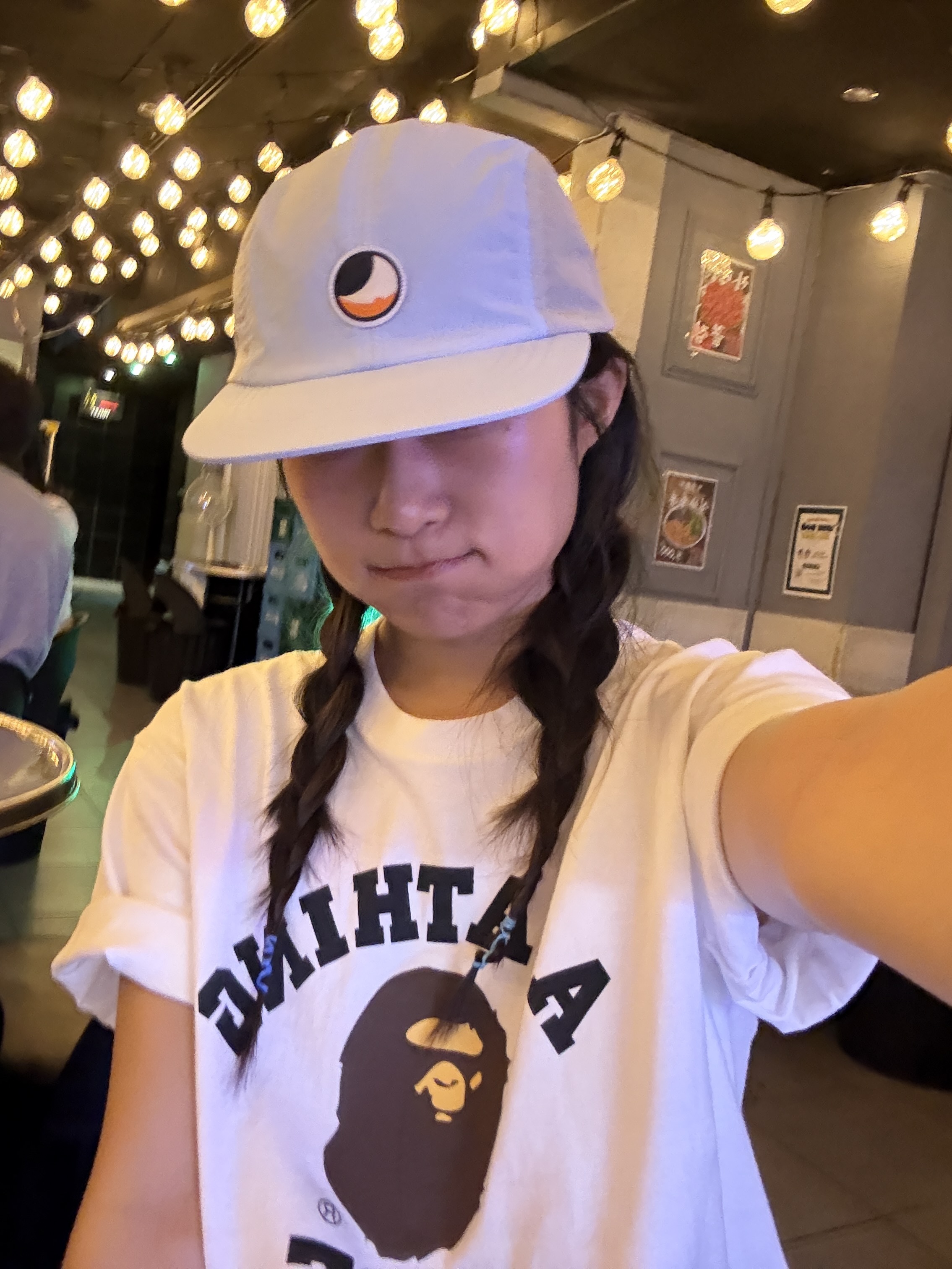 BAPE College T-Shirt White 착용 스타일 - 2