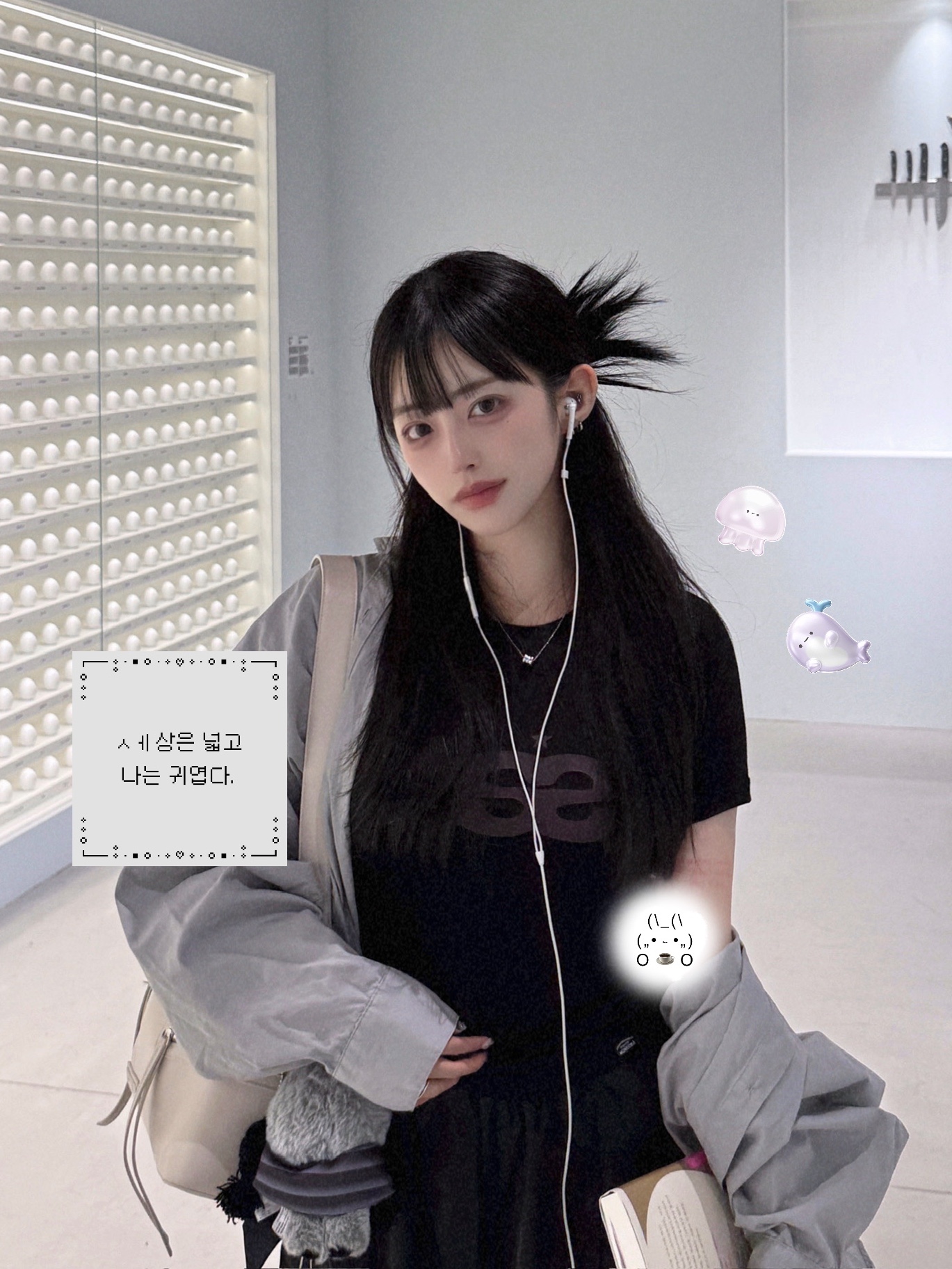 Pop Mart Skullpanda x Wednesday Plush Nevermore Academy Uniform Version, Bulgari 18K White Gold B.Zero1 Necklace 착용 스타일