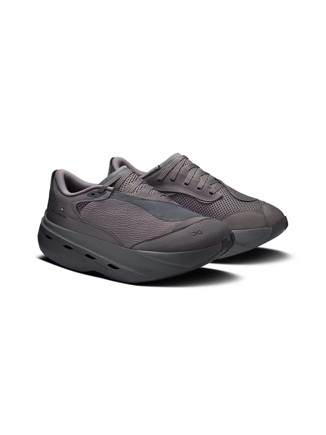 On Running x Post Archive Faction (Paf) Cloudboom Volt Ember Pebble, On Running x Post Archive Faction (Paf) Cloudboom Volt White Gale 착용 스타일 - 2