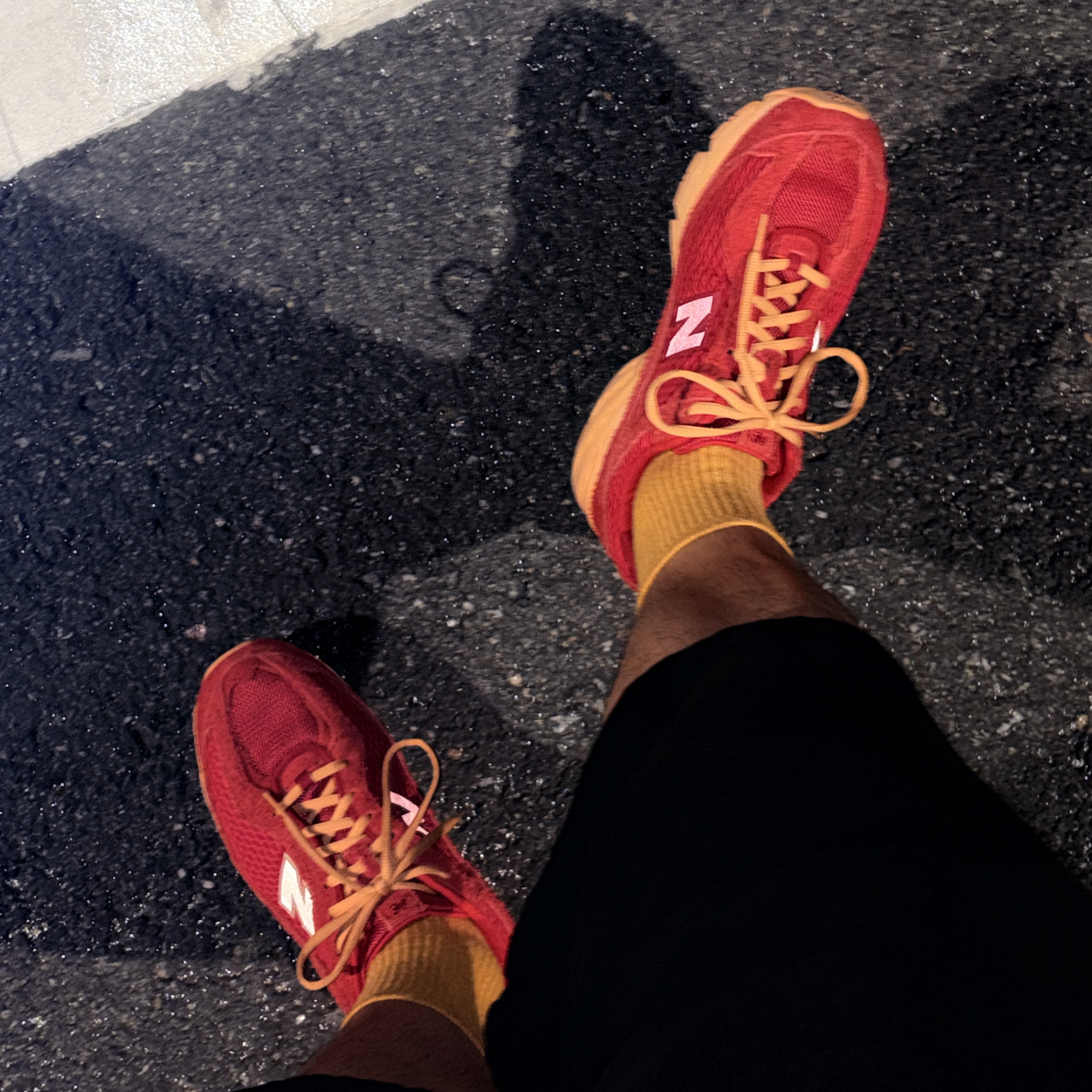 New Balance 509 Deep Red 착용 스타일