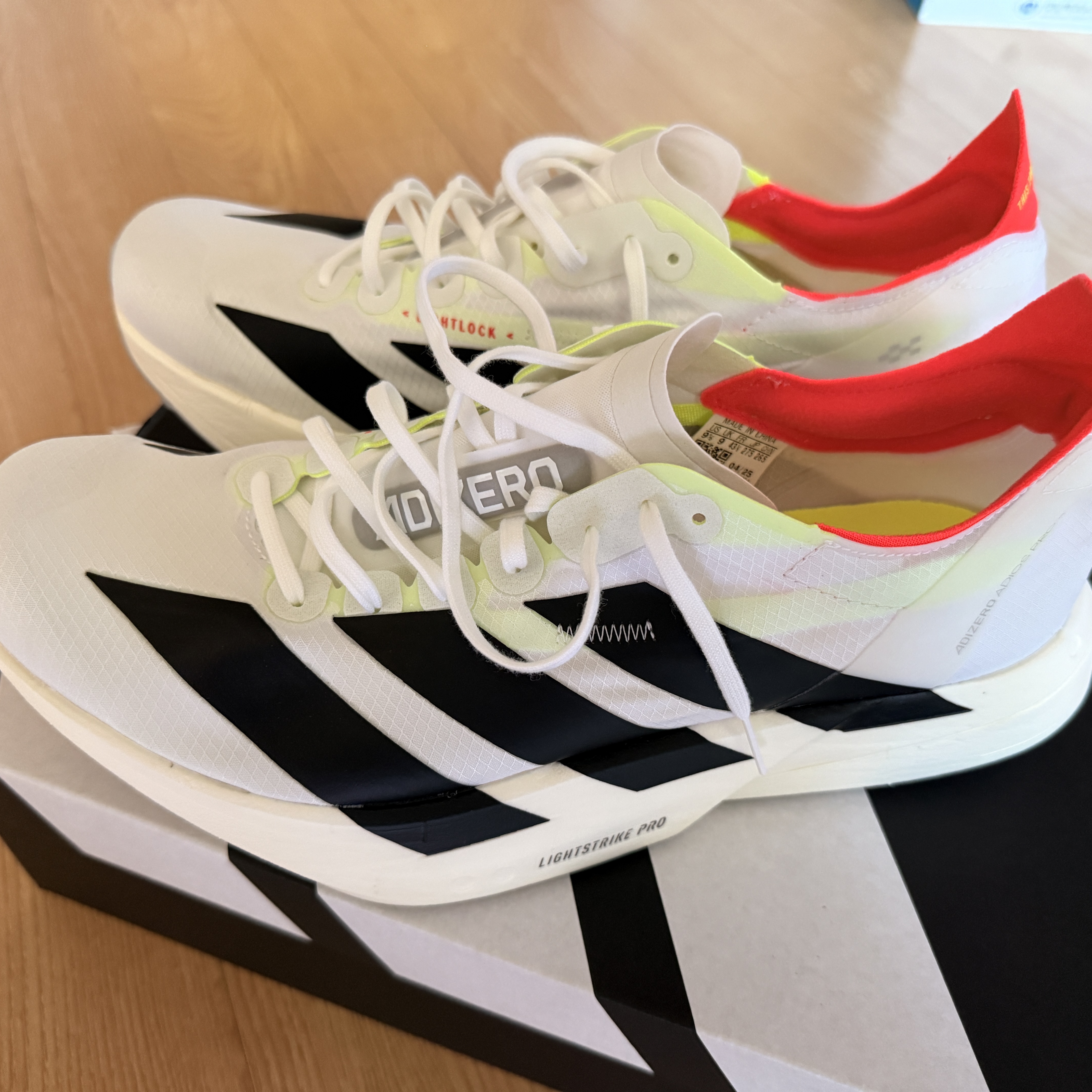 Adidas Adizero Adios Pro 4 Cloud White Core Black 착용 스타일