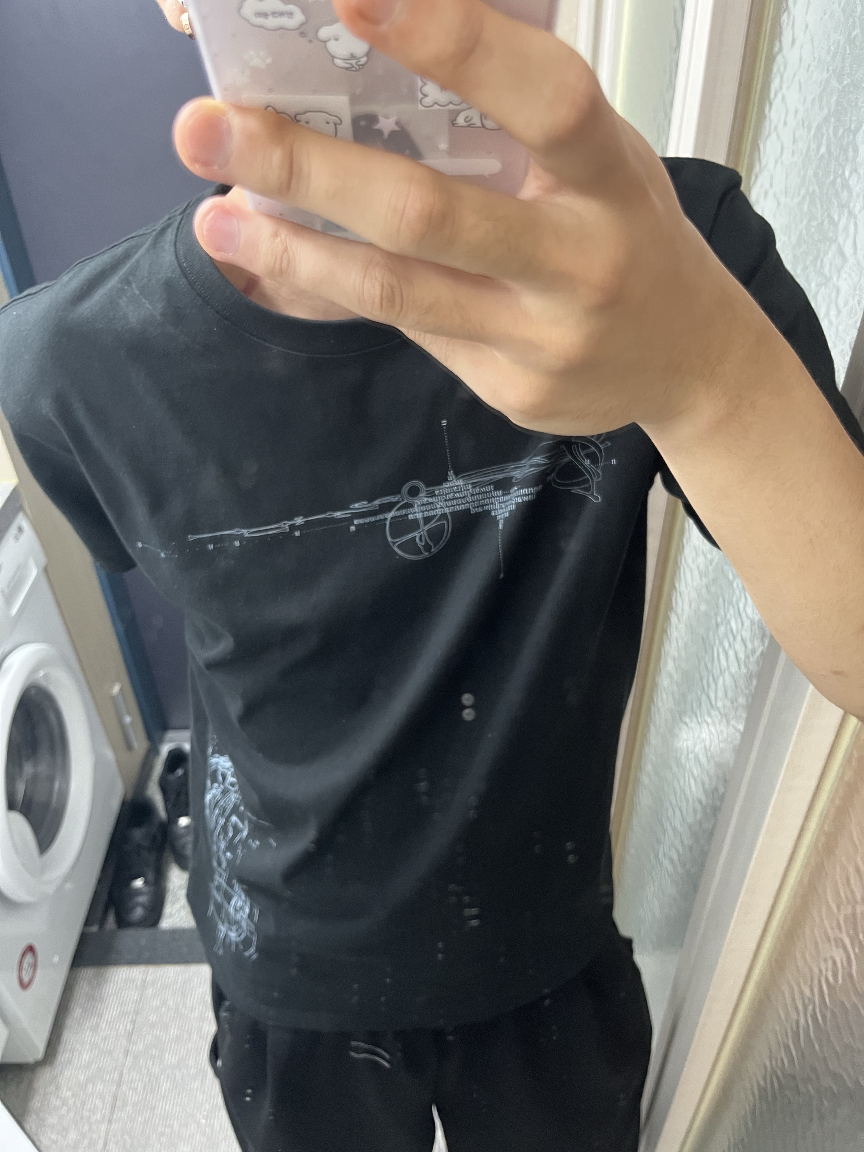 Sansan Gear Resonian T-Shirt Black 착용 스타일