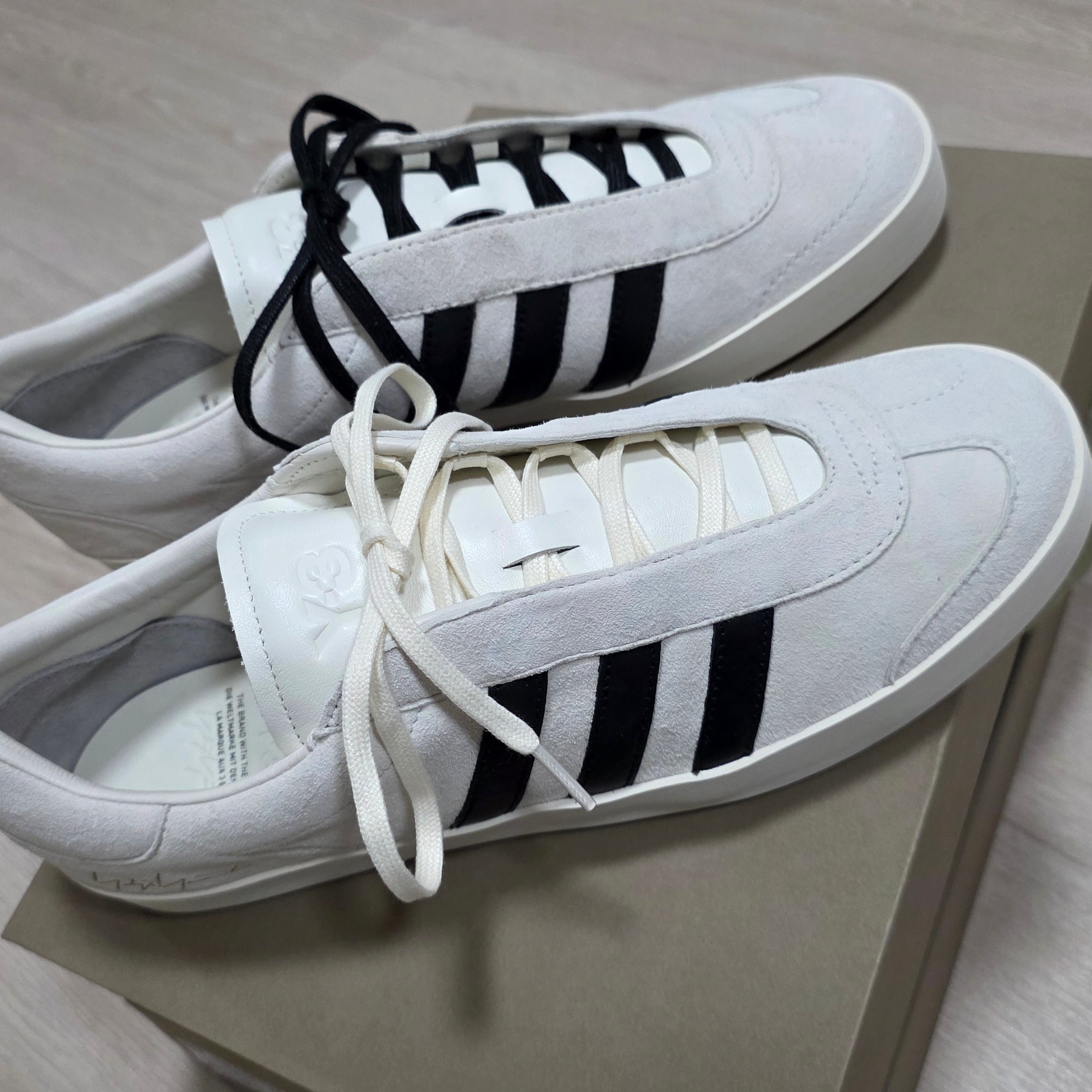 Y-3 Gazelle Black, Y-3 Gazelle Clear Off White 착용 스타일 - 2