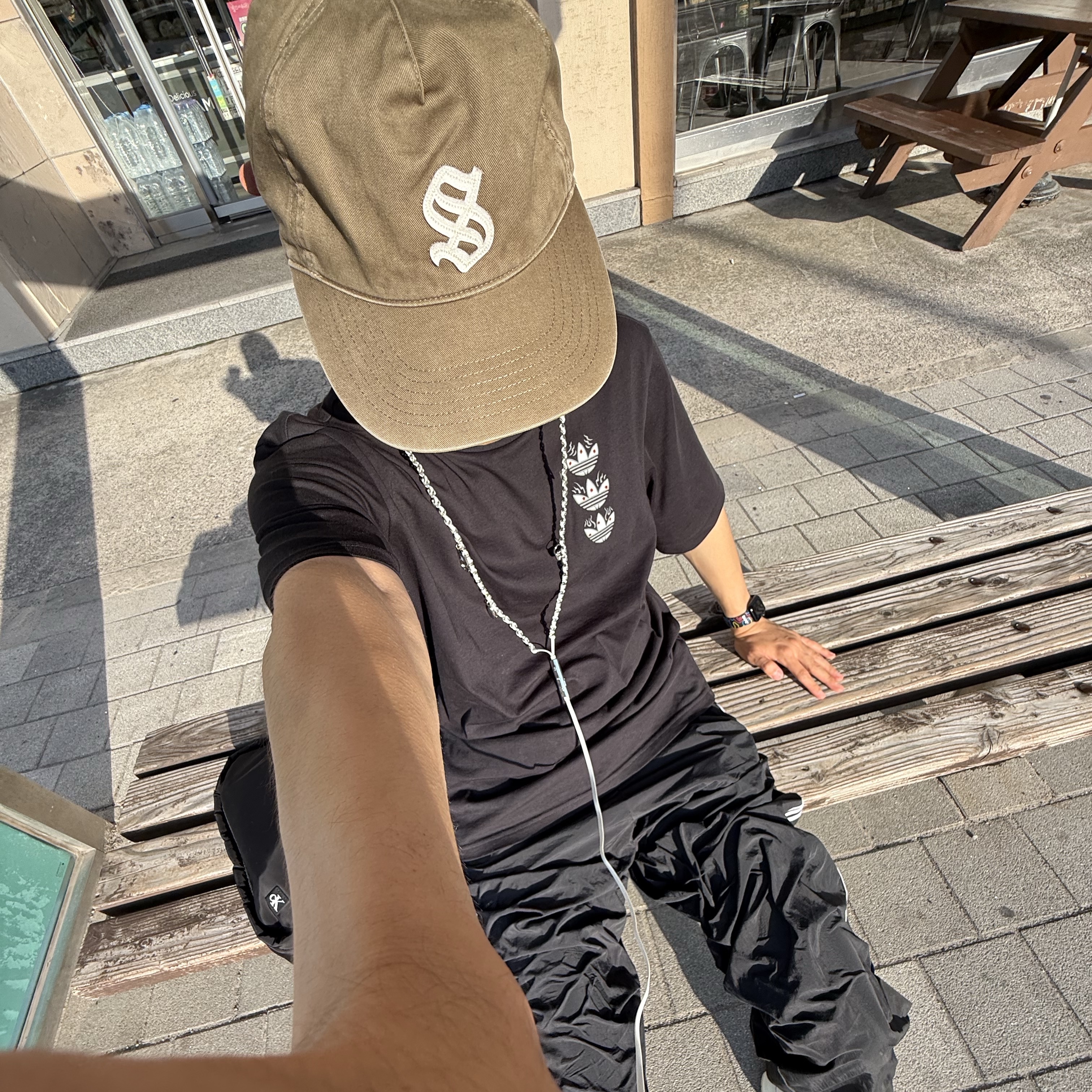 Sunday Ceremony Old English Applique Logo Cap - Light Brown, Diesel Wired Earbuds Silver (Korean Ver.) 착용 스타일 - 7
