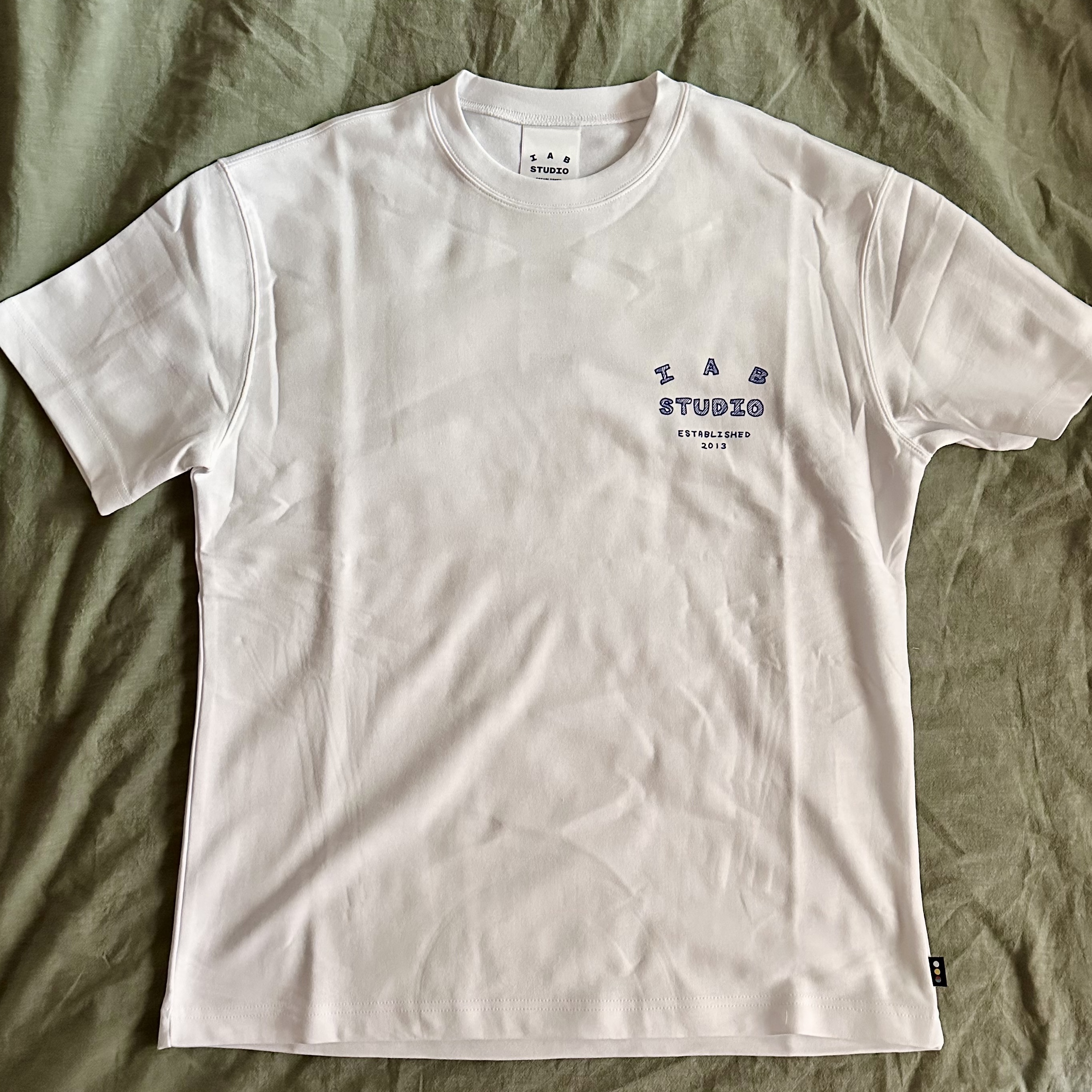 IAB Studio Sketch T-shirt White 착용 스타일 - 4