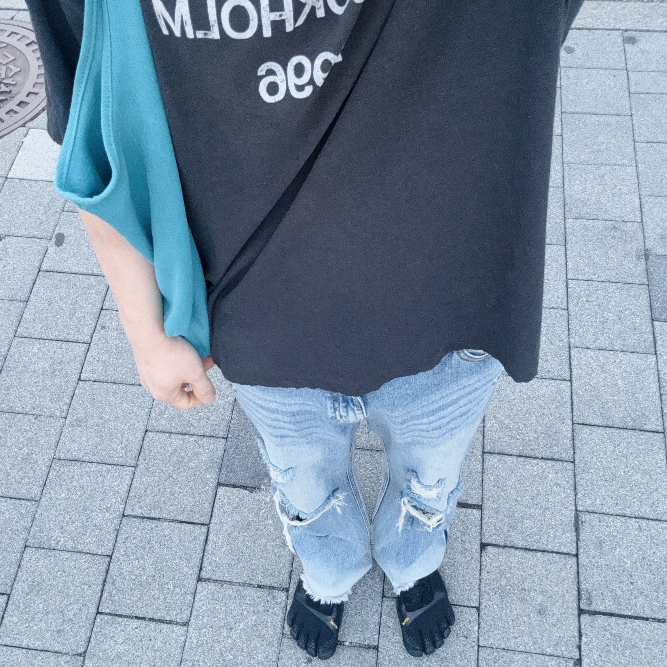 Acne Studios Logo T-Shirt Fade Black, Vibram Fivefingers KSO Evo Black Black 착용 스타일 - 4