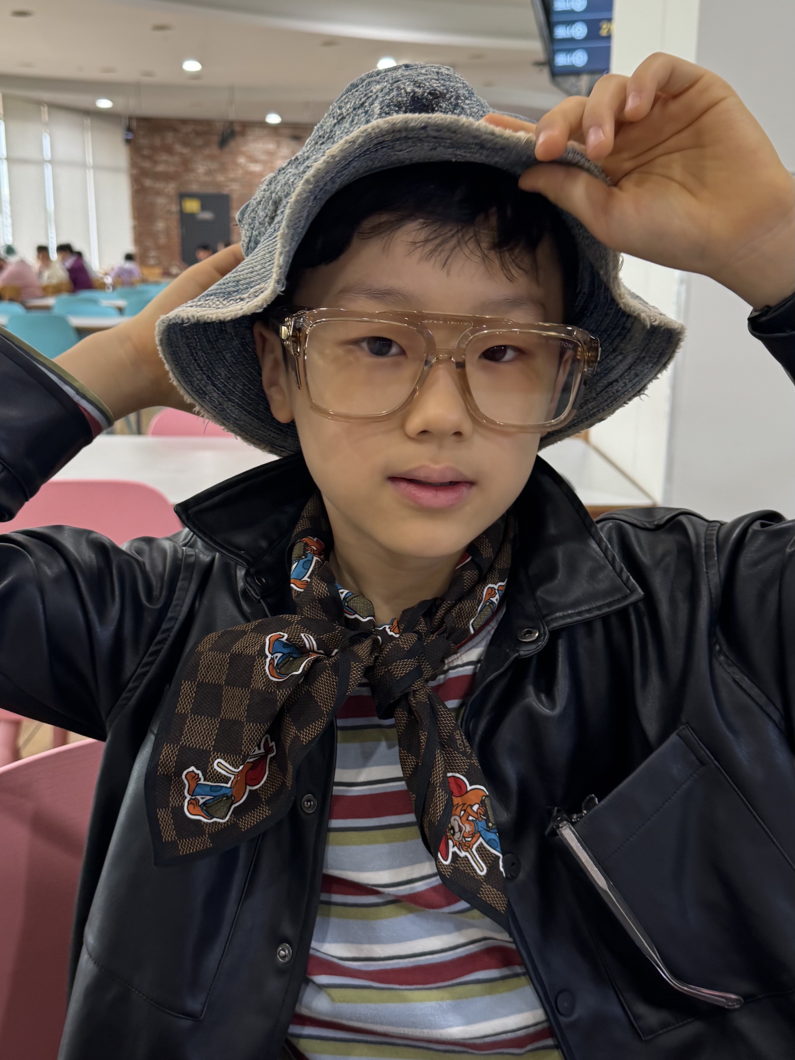 Kapital 11.5 oz. Denim The Old Man And The Sea Hat Indigo, Louis Vuitton Monogram Craggy Bandana Brown 착용 스타일 - 1