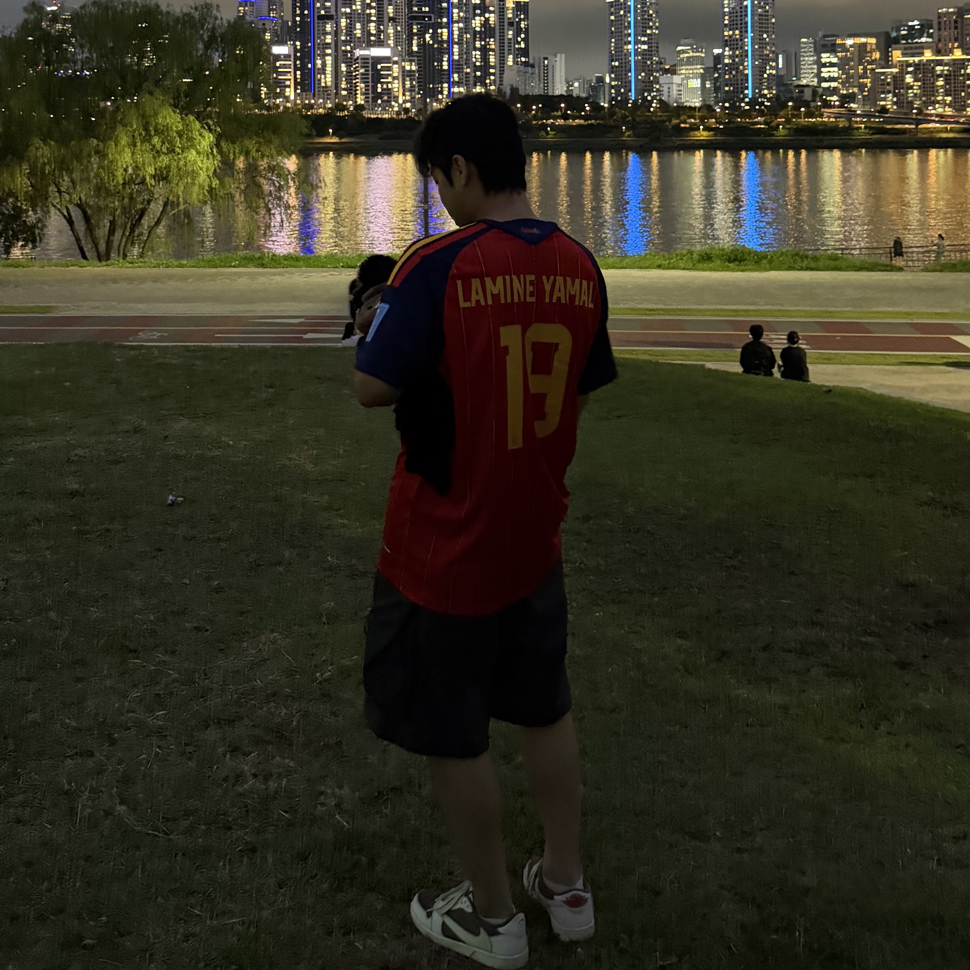 Adidas Spain 2026 Home Jersey Vivid Red - KR Sizing (Non Marking Ver.), Jordan 1 x Travis Scott Retro Low OG SP Sail and Ridgerock 착용 스타일