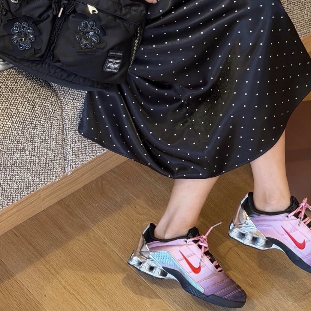 (W) Nike x Forget-me-nots Total 90 Shox Magia Shy Pink and University Red 착용 스타일