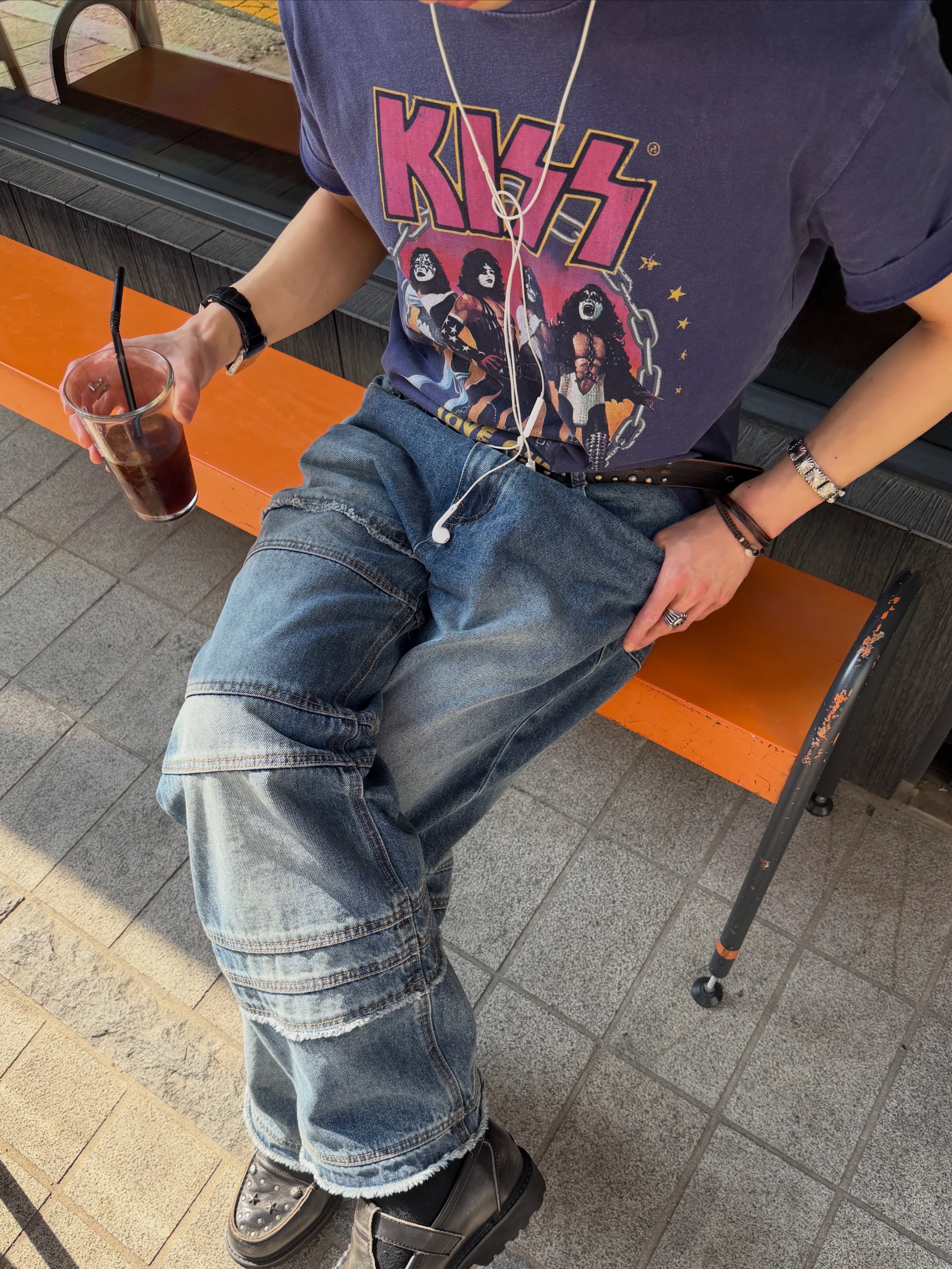 MAINBOOTH X KISS Love Gun T-shirt Deep Purple 착용 스타일 - 8