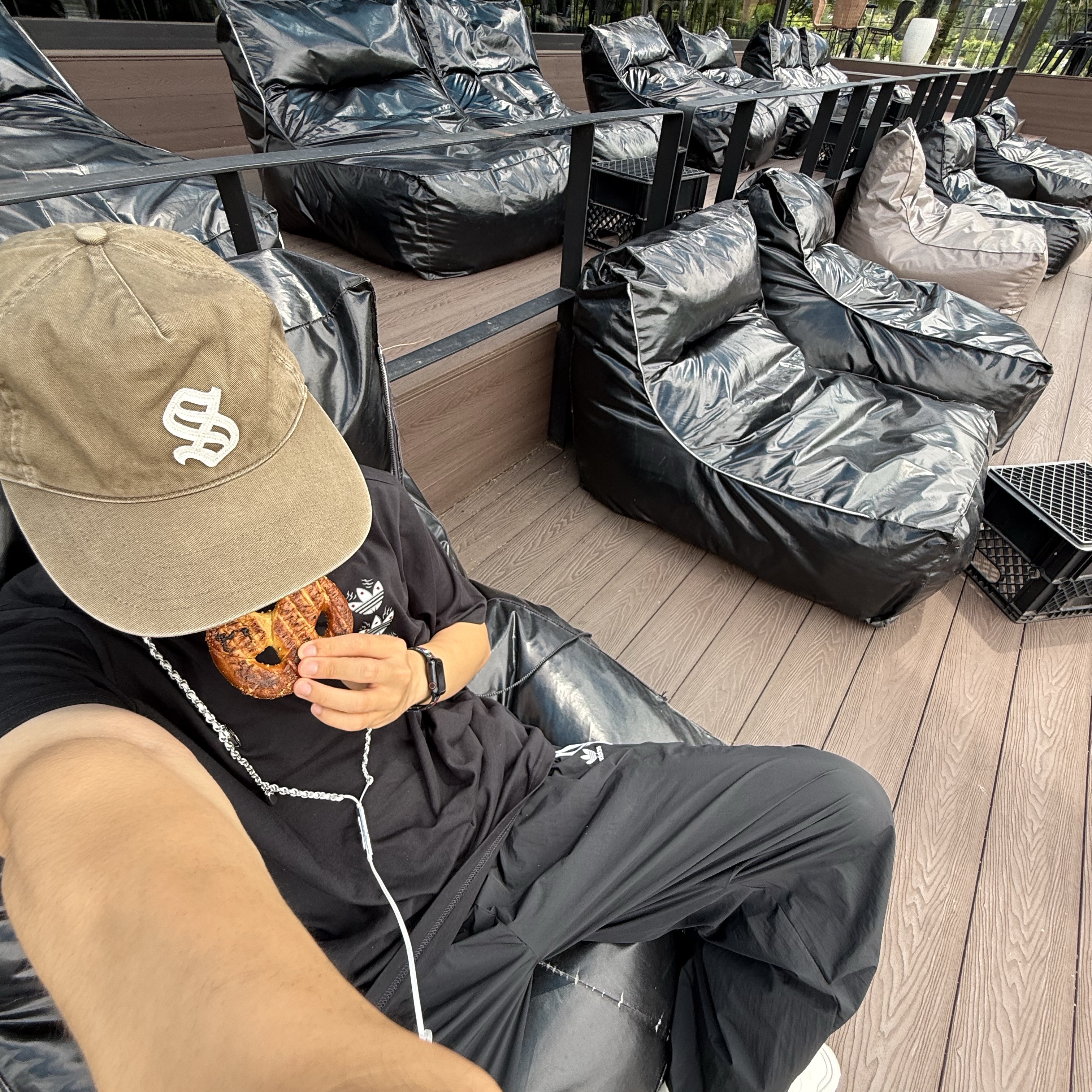 Sunday Ceremony Old English Applique Logo Cap - Light Brown, Diesel Wired Earbuds Silver (Korean Ver.) 착용 스타일 - 5