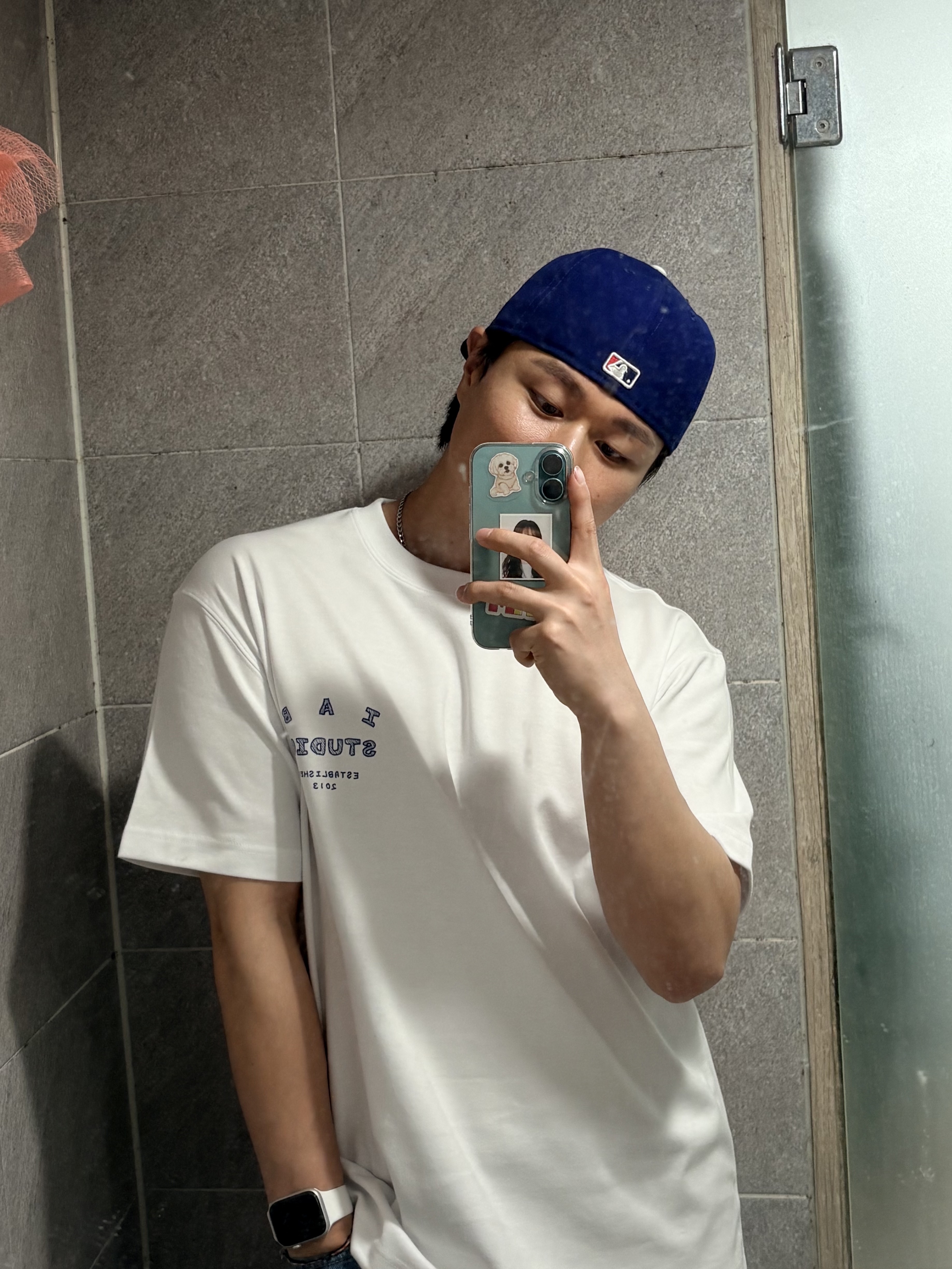 IAB Studio Sketch T-shirt White 착용 스타일 - 2