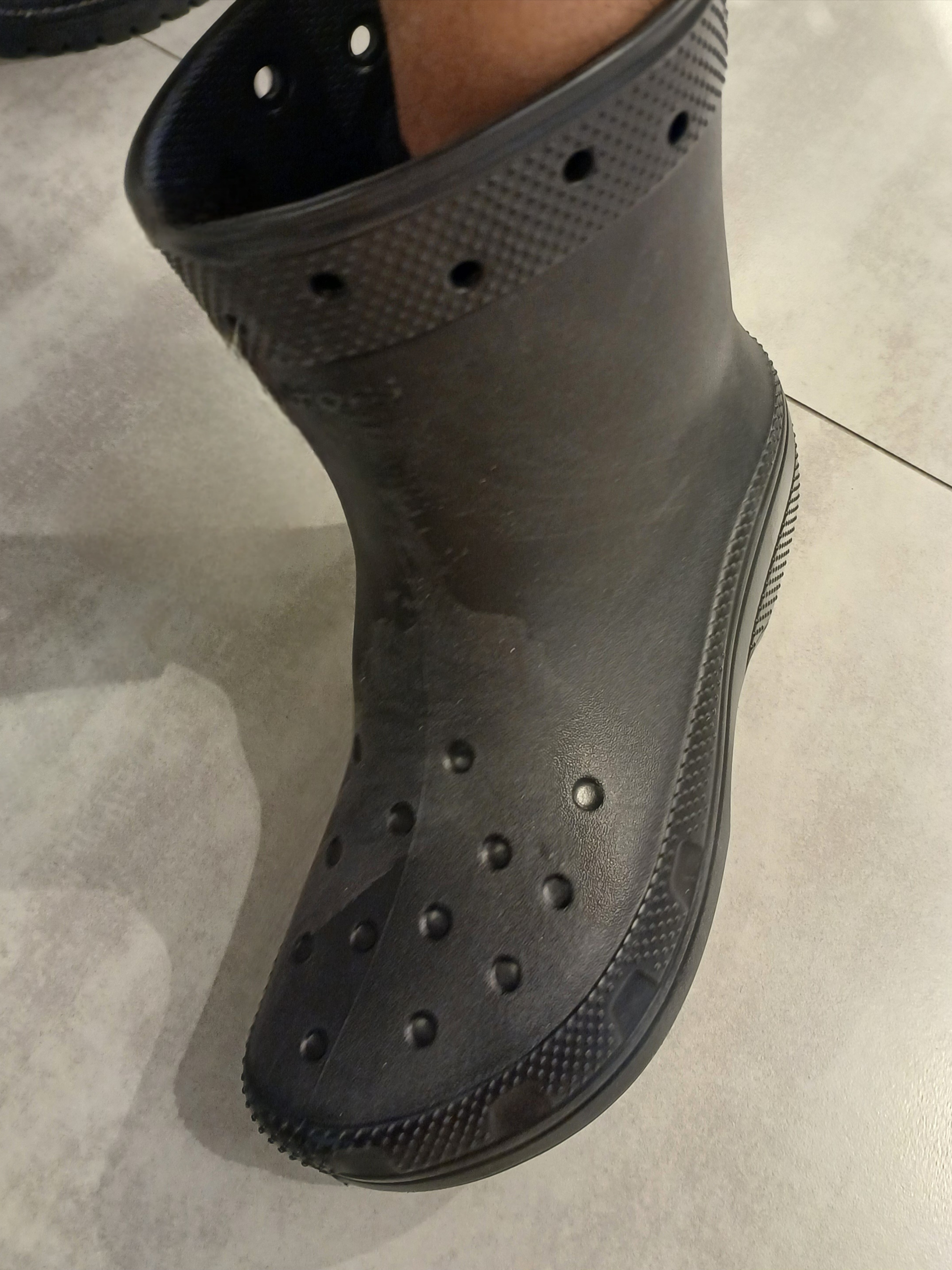Crocs Classic Rain Boots Black 착용 스타일