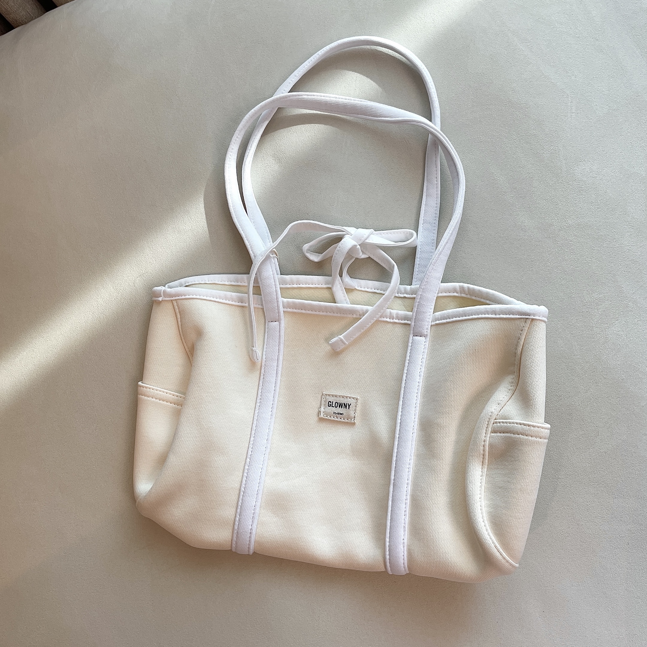 (W) Glowny x Champion Sweat Vest Hoodie Cream, (W) Glowny x Champion Sweat Shorts Cream 착용 스타일 - 3