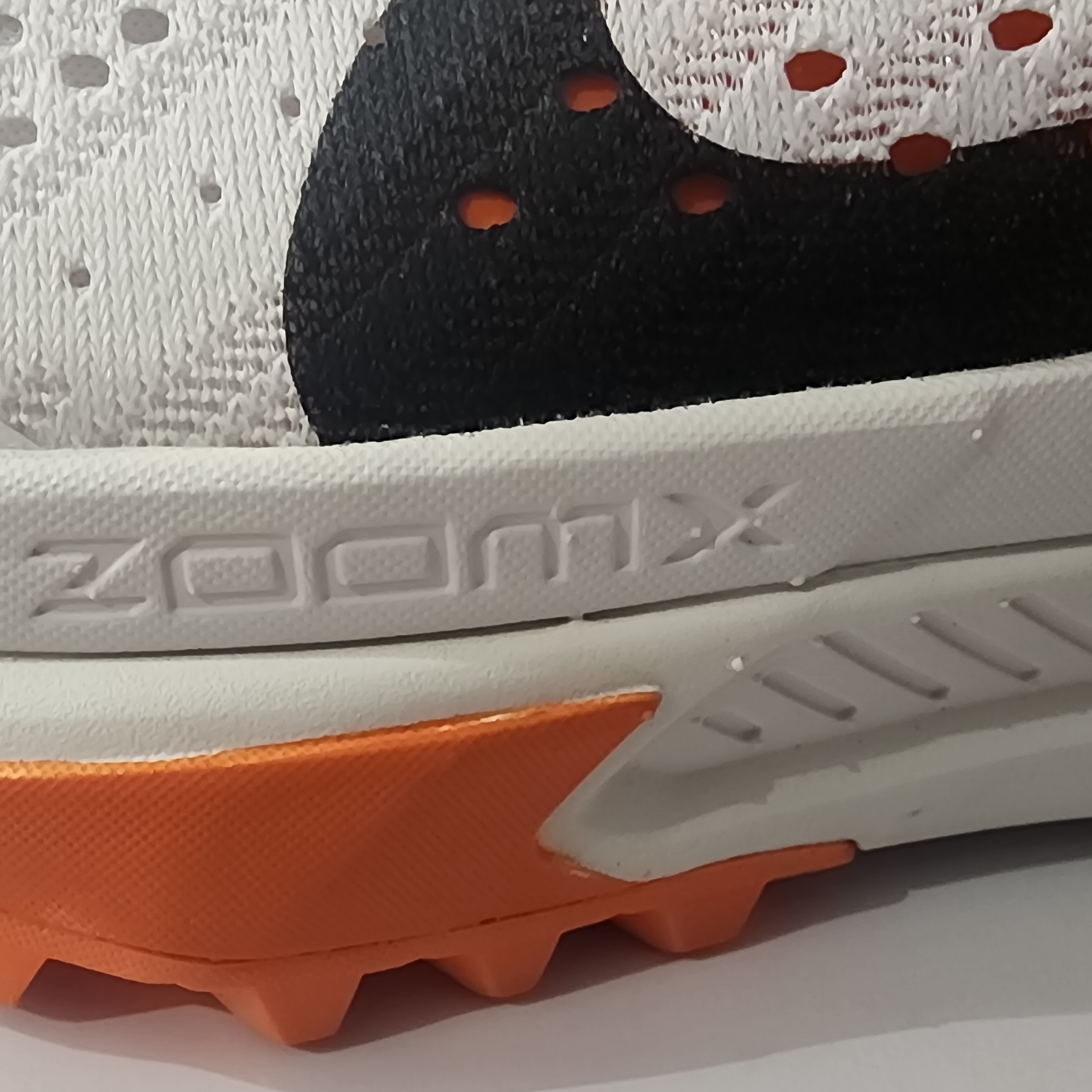 Nike ACG Zegama Summit White Phantom 착용 스타일 - 5