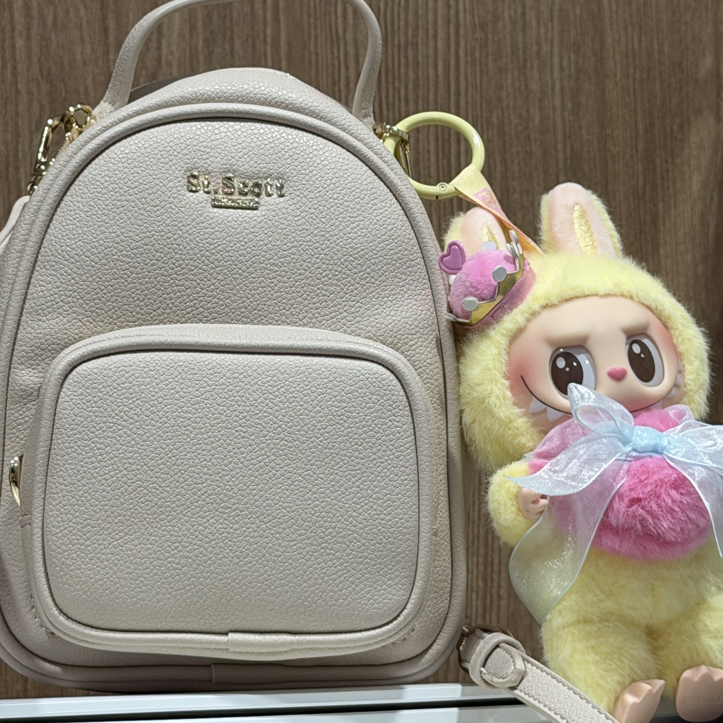 Pop Mart The Monsters Checkmate Series Plush Keyring 착용 스타일