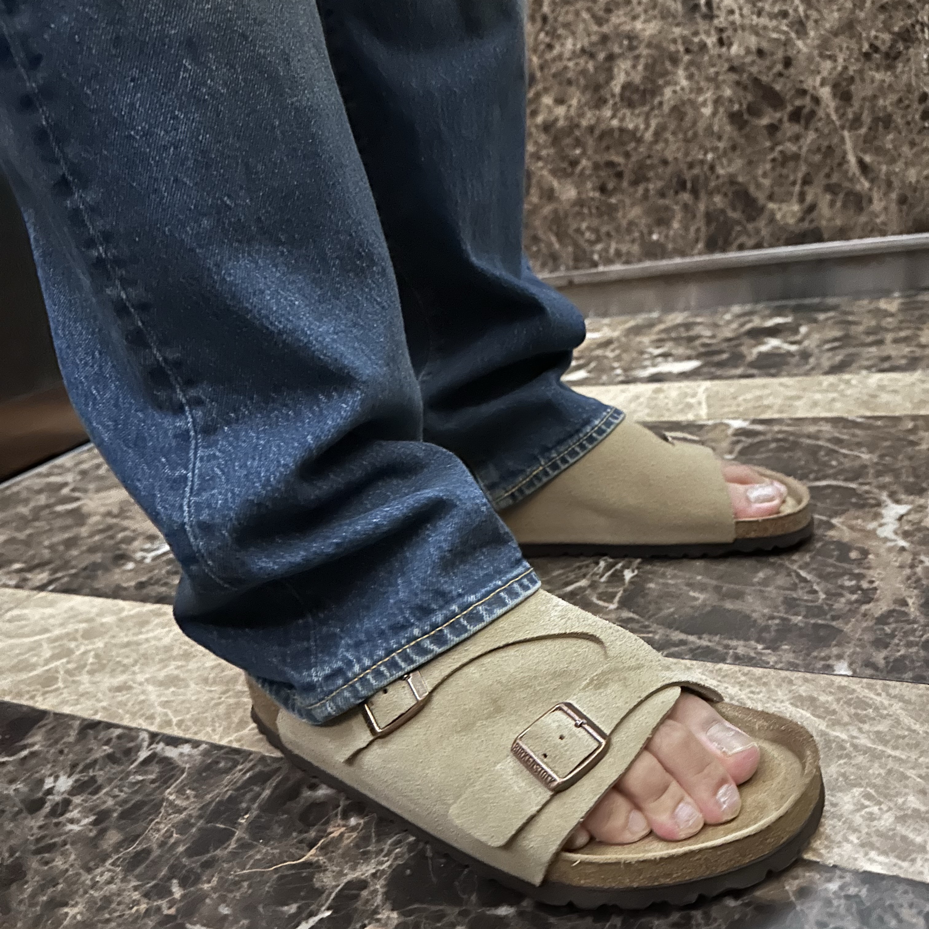 Birkenstock Zurich Suede Leather Taupe - Regular 착용 스타일 - 2