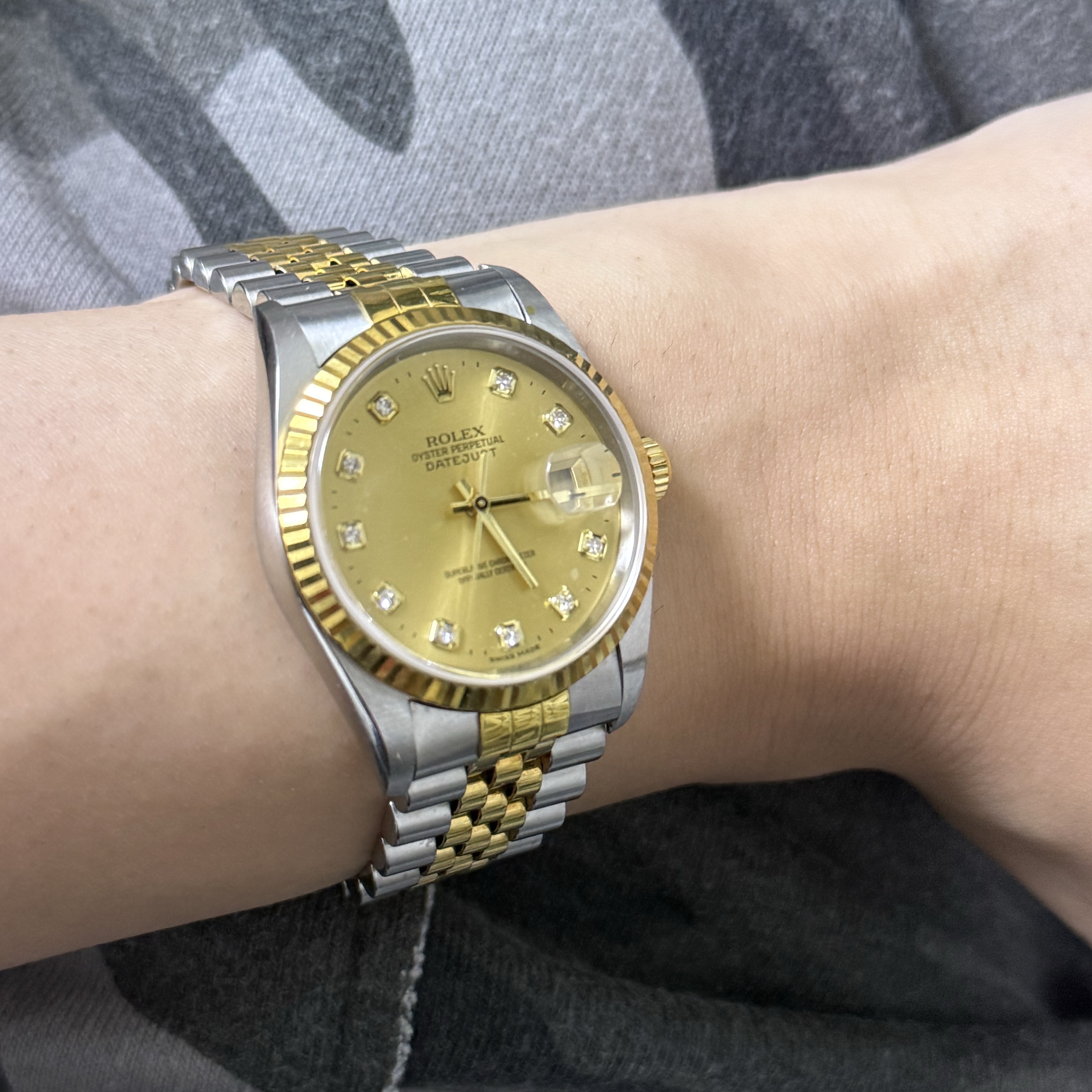 Rolex Datejust 36mm 126233 Champagne Diamond-Set Jubilee 착용 스타일