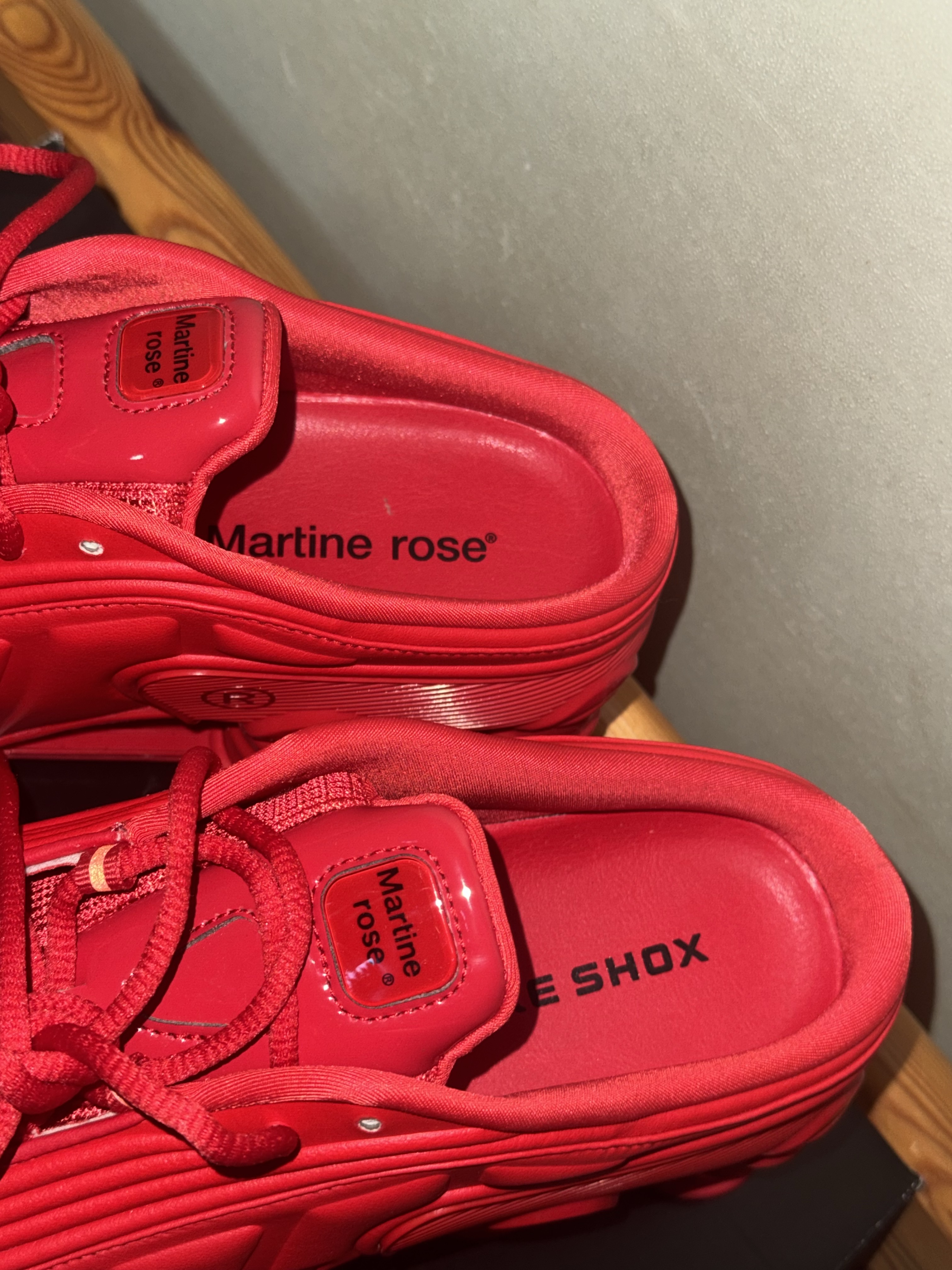 Nike x Martine Rose Shox MR4 Fire Red Black 착용 스타일