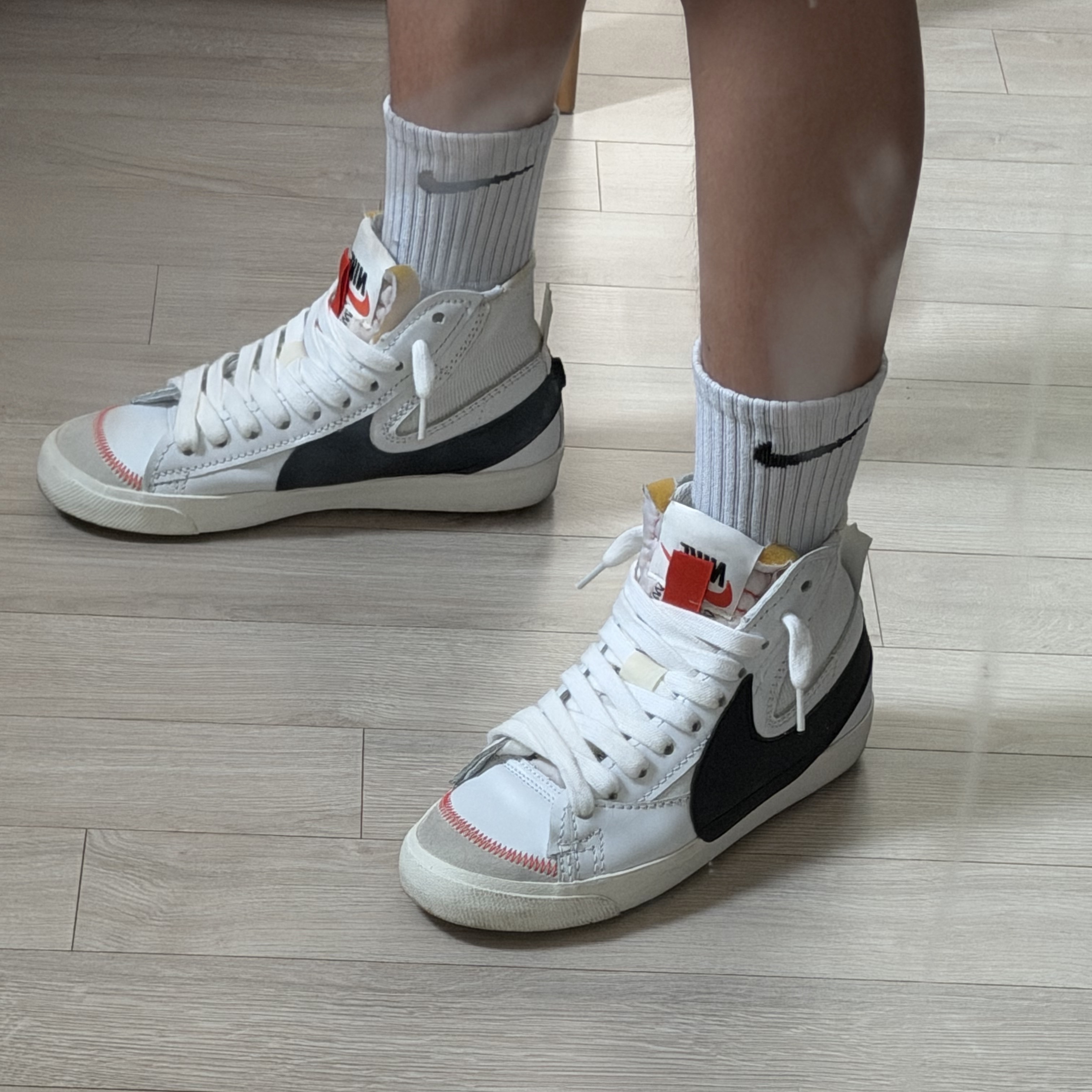 (W) Nike Blazer Mid '77 Jumbo White Black 착용 스타일