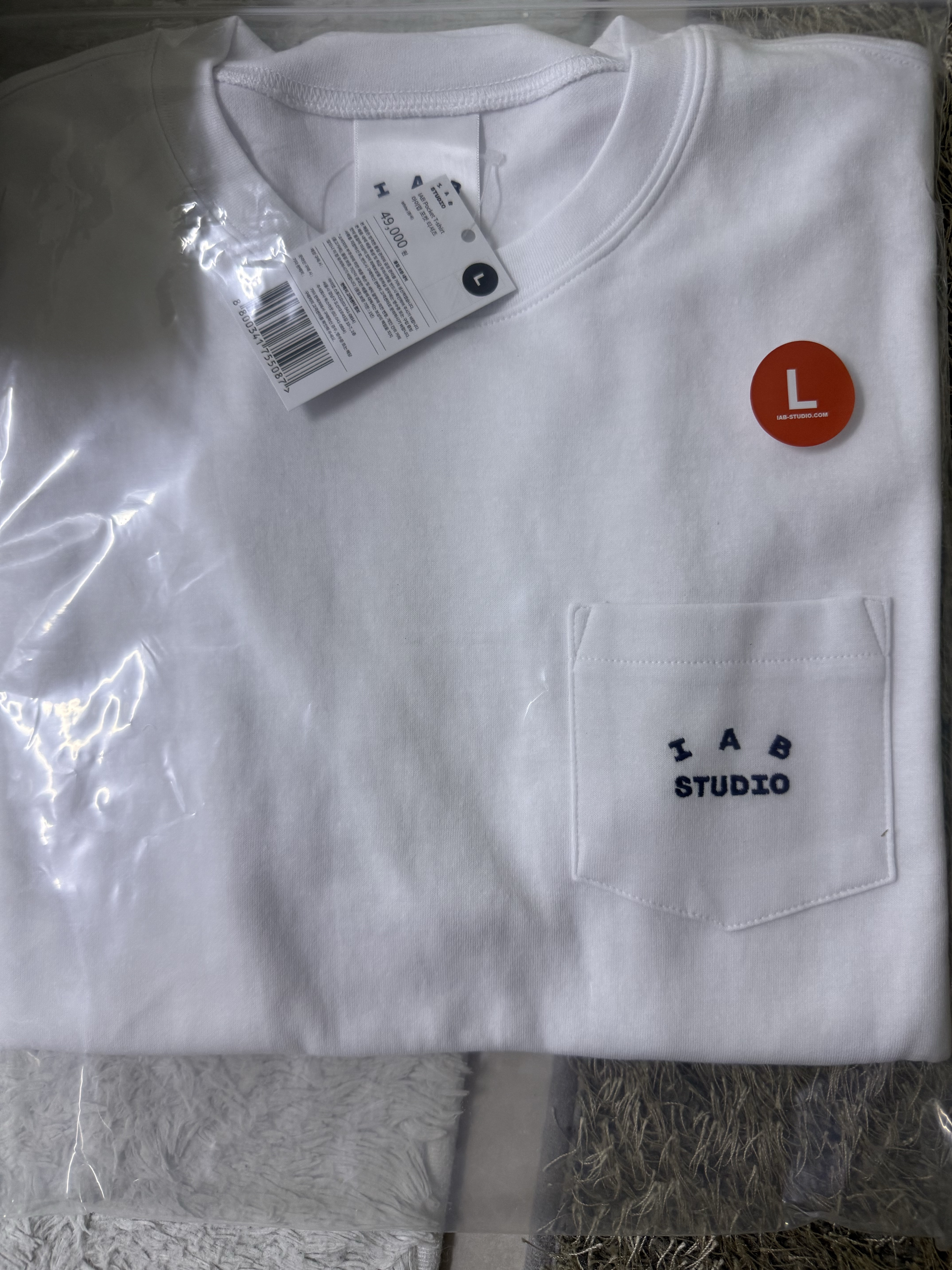IAB Studio IAB Pocket T-shirt White 착용 스타일