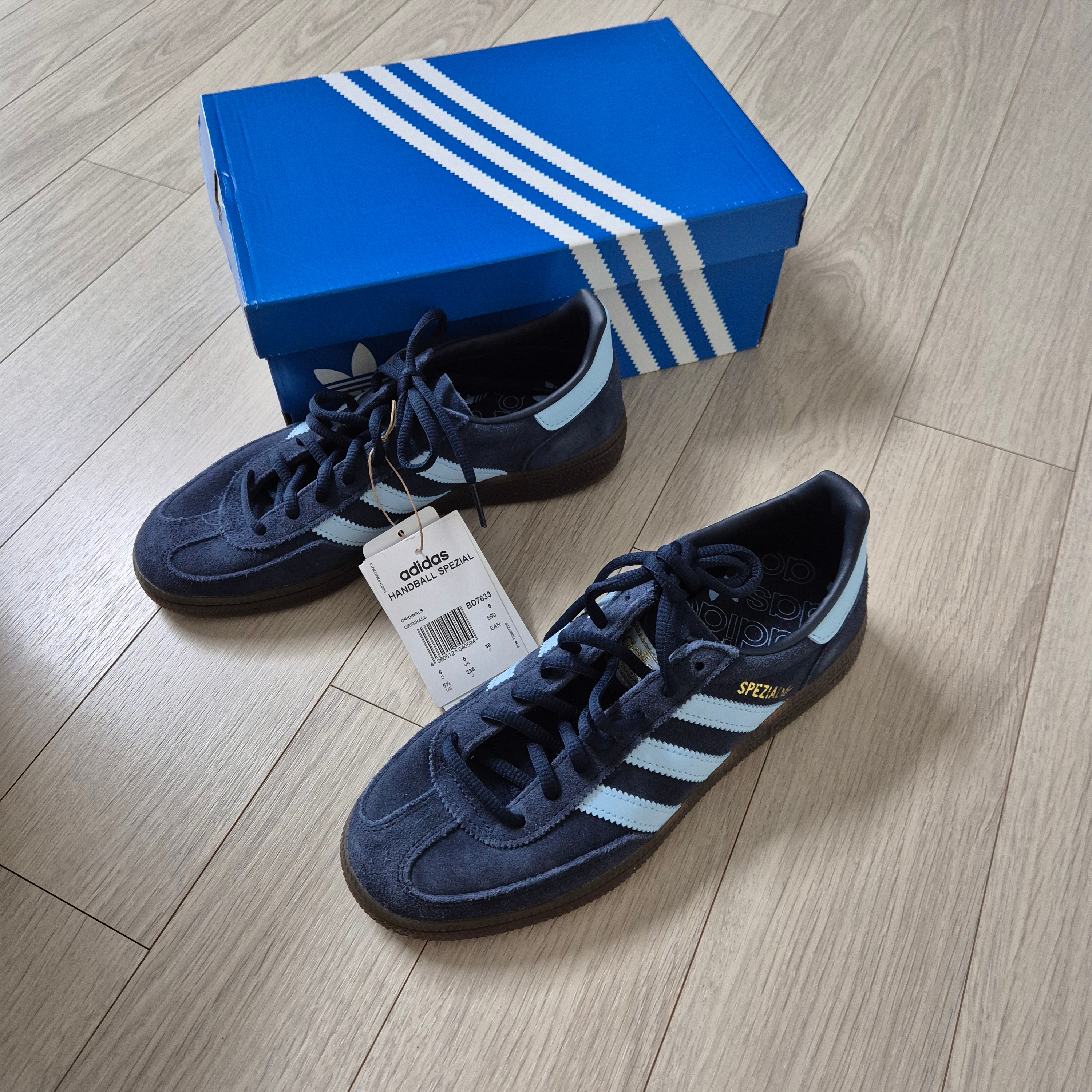 Adidas Spezial Handball Collegiate Navy 착용 스타일 - 1