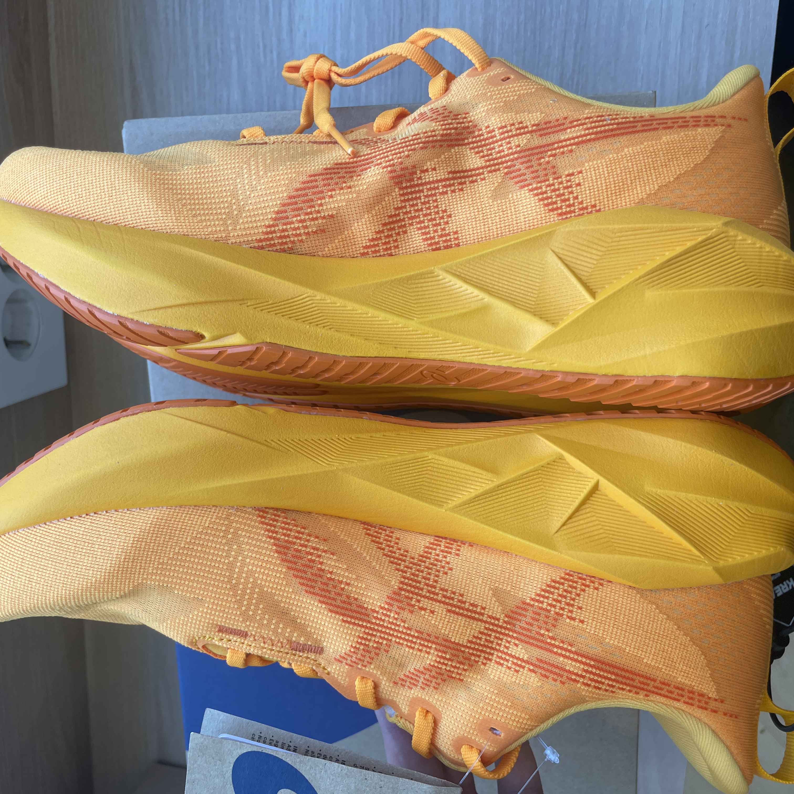 Asics Novablast 5 Yamabuki Anzu 착용 스타일 - 3