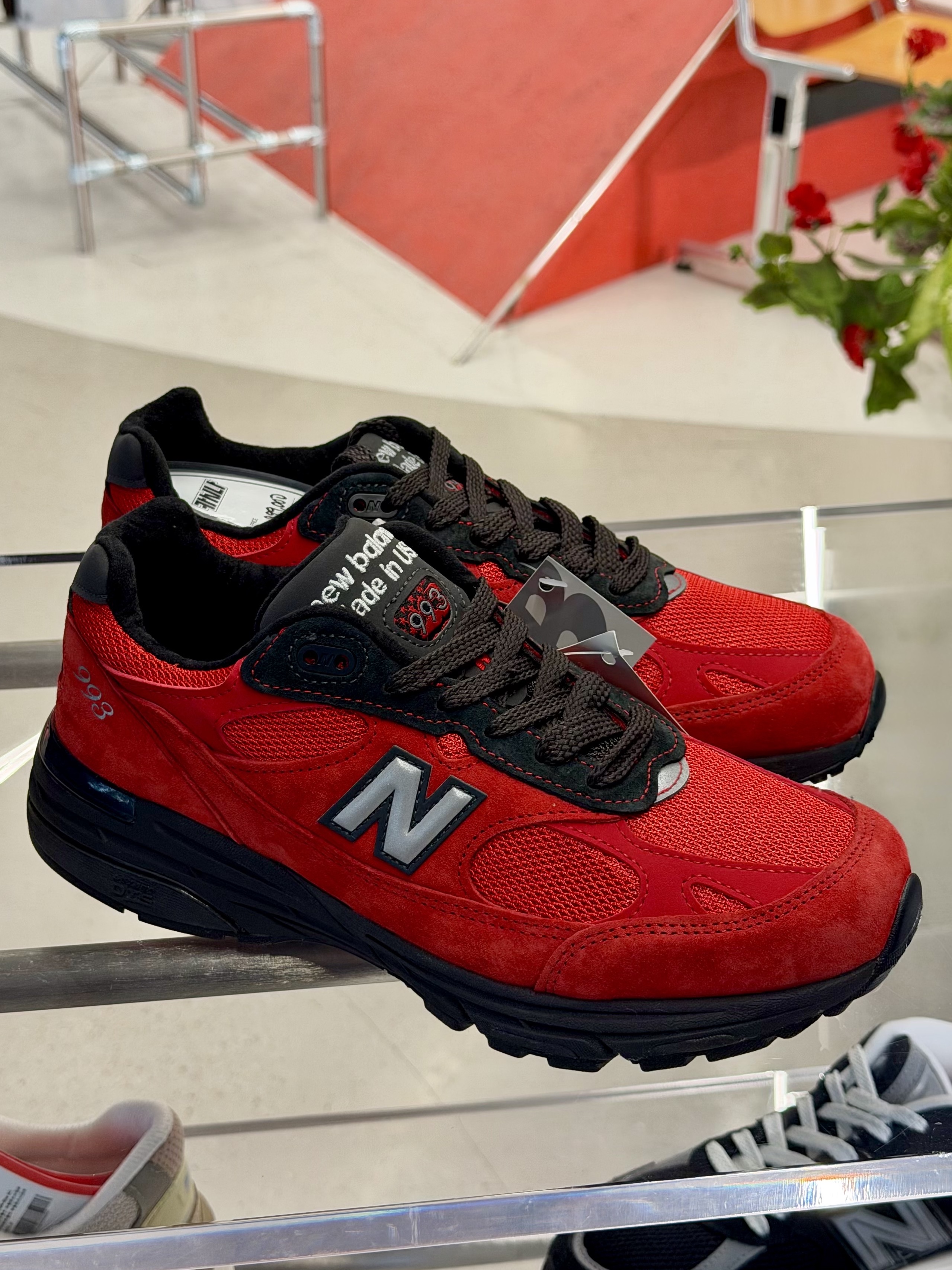New Balance 993 Made in USA Team Red Black 착용 스타일