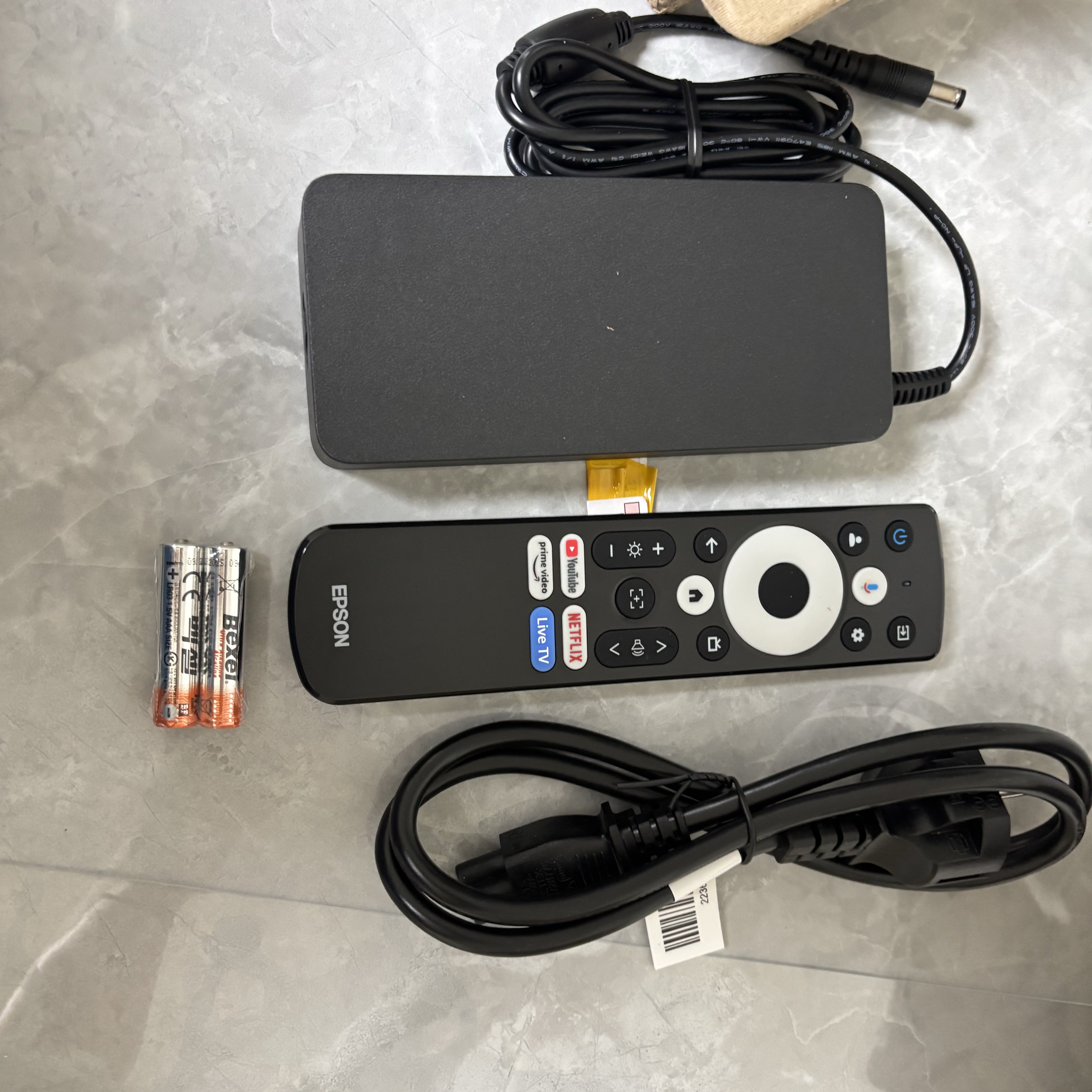 Epson LifeStudio POP Plus EF-62B Mini Projector UHD · 700 ISO Lumens · Triple-Core Engine · BOSE Sound 착용 스타일 - 2