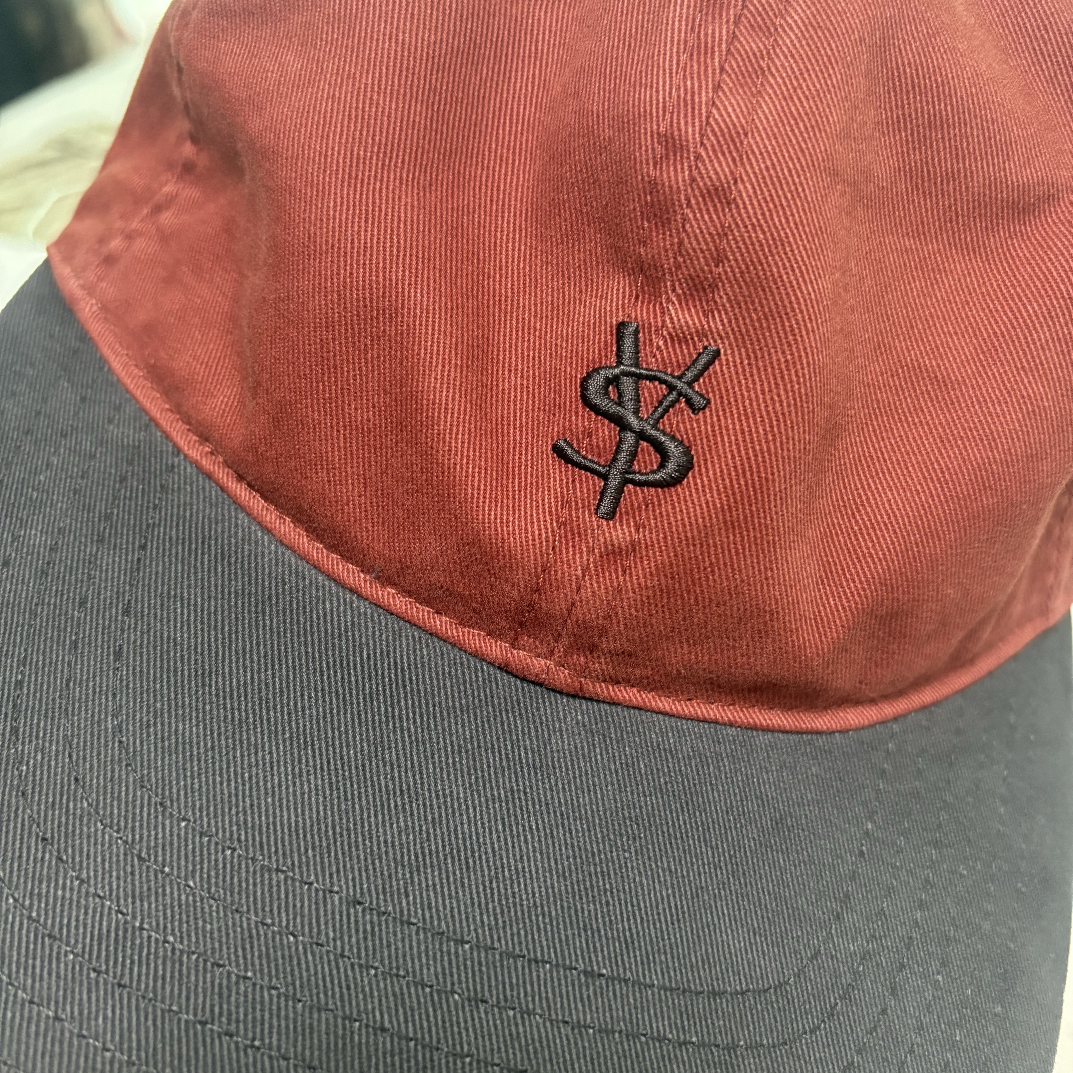 Sunday Ceremony Sy Classic Vintage Logo Cap - Red Black 착용 스타일 - 3
