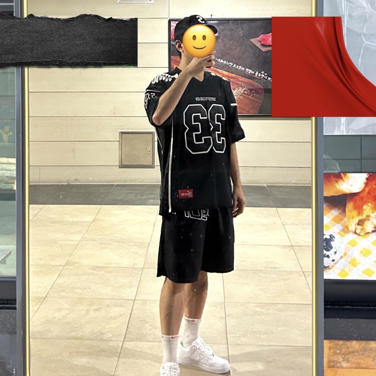 Supreme Wings Football Jersey Black - 26SS, Supreme Cordura Denim S Logo 6-Panel Black - 25SS 착용 스타일 - 1