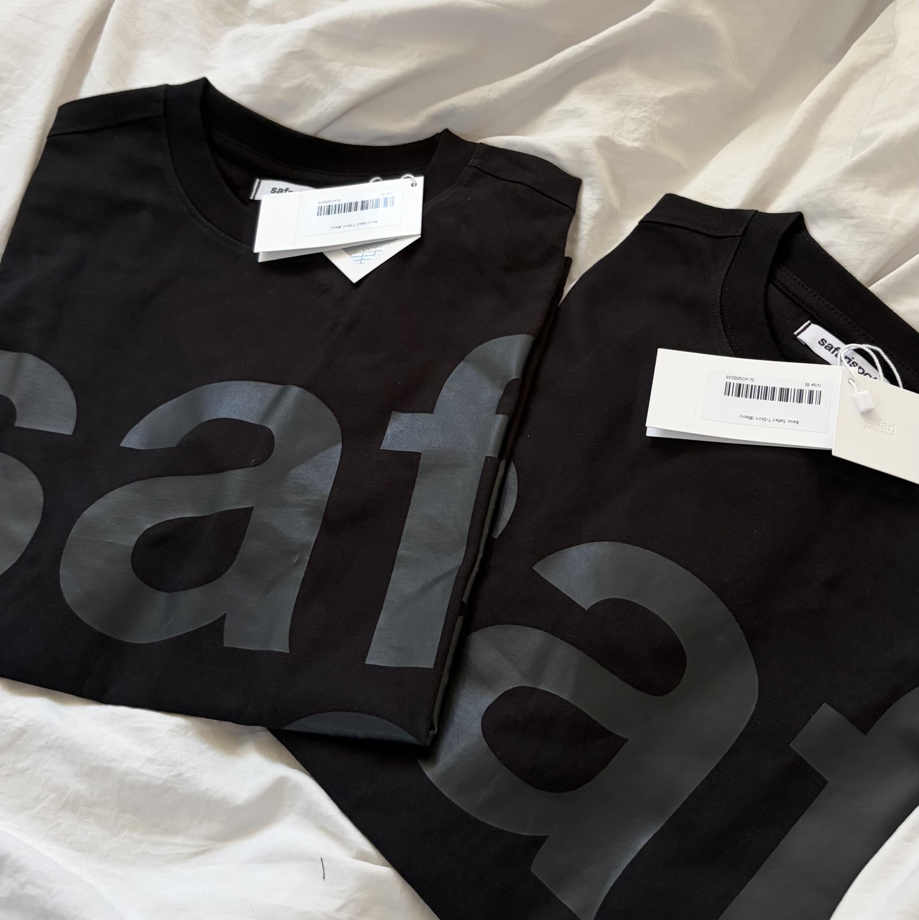[KREAM 단독] Safarispot Basic Safari T-Shirt Black 착용 스타일 - 1