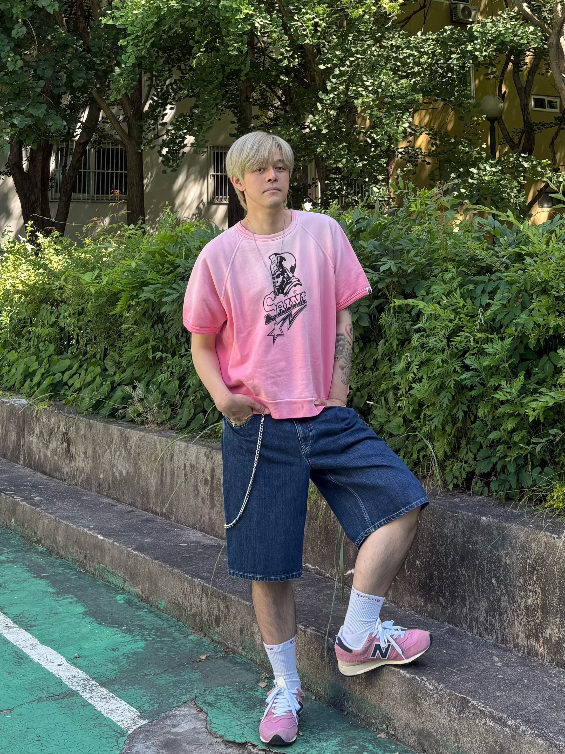 Saint Mxxxxxx x BAPE S/S Crew Sweat Saint Star Pink - 26SS, Supreme x Nike Denim Short Indigo - 24SS 착용 스타일 - 1
